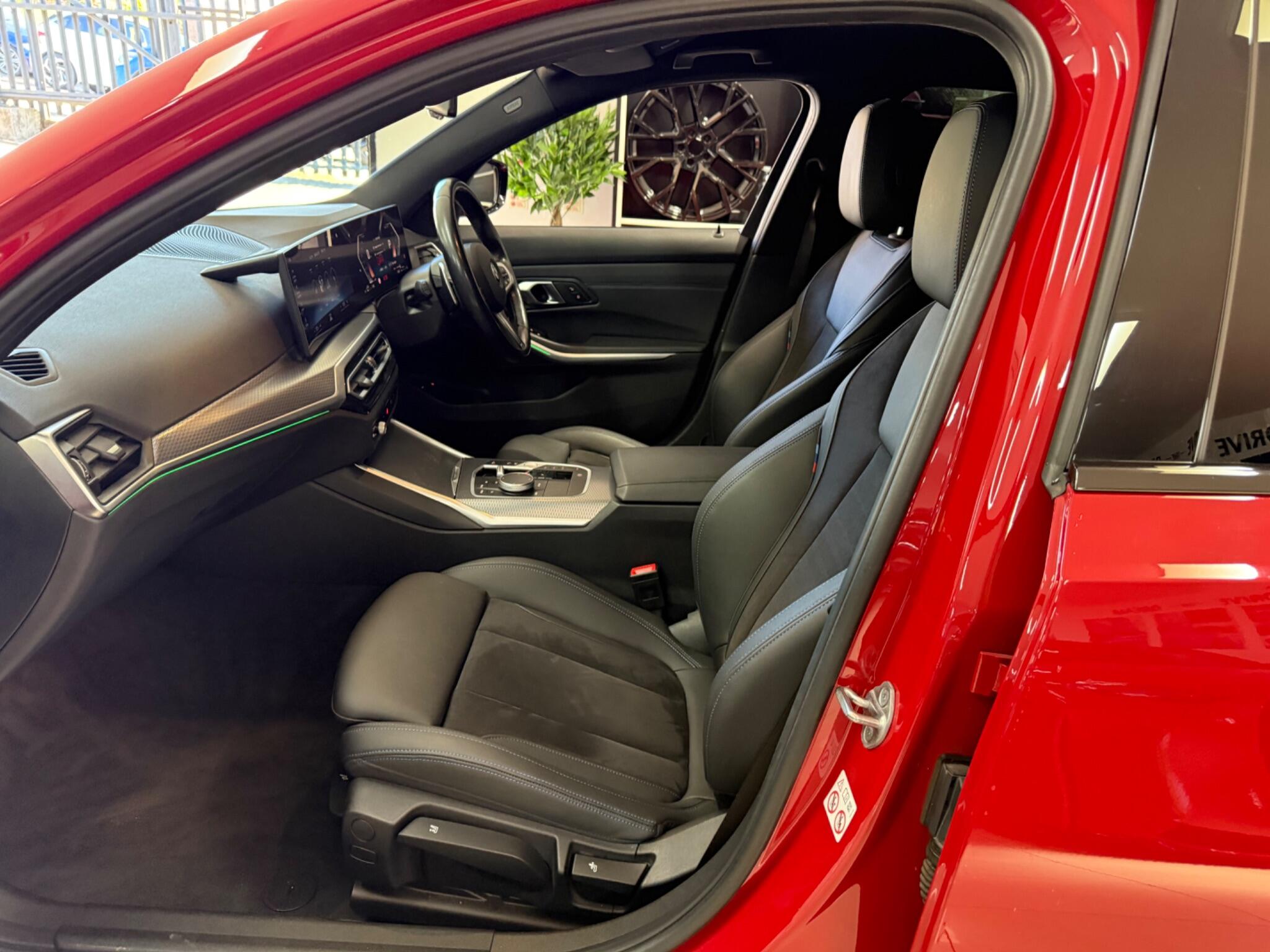 BMW 3 Series view 35