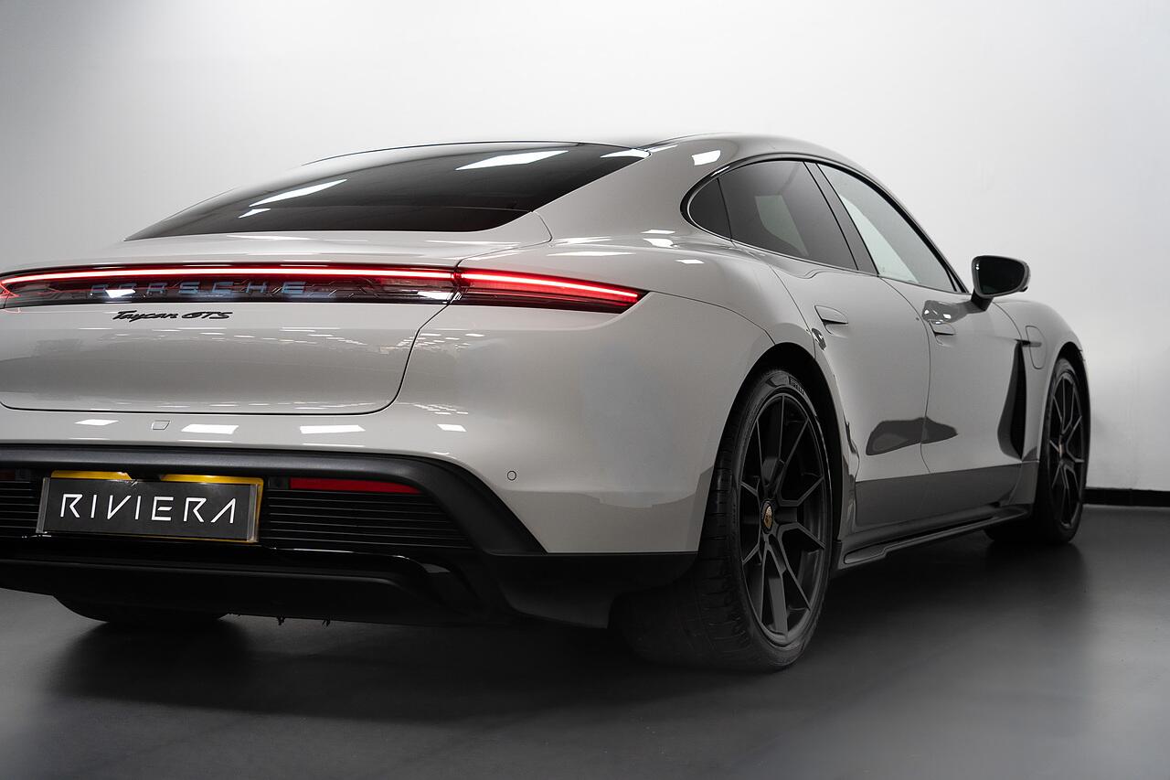 Porsche Taycan view 43