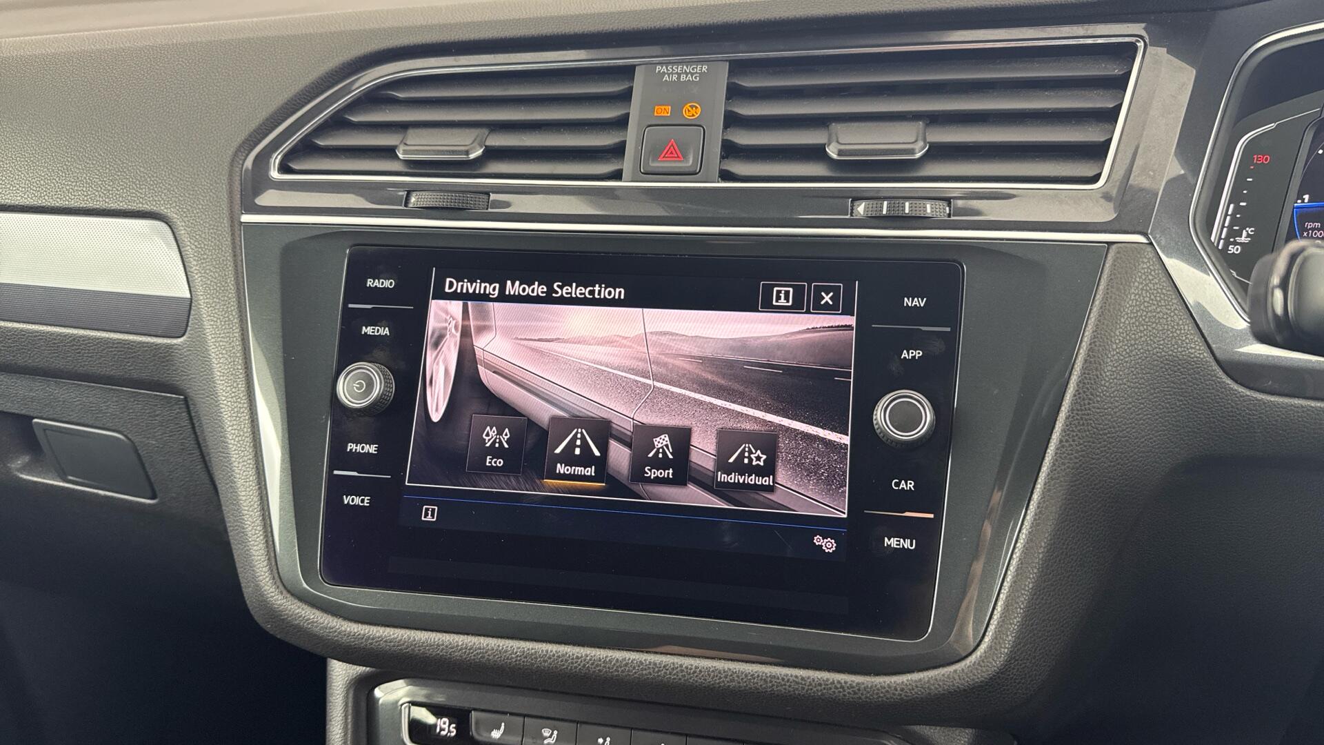 Volkswagen Tiguan Allspace view 35