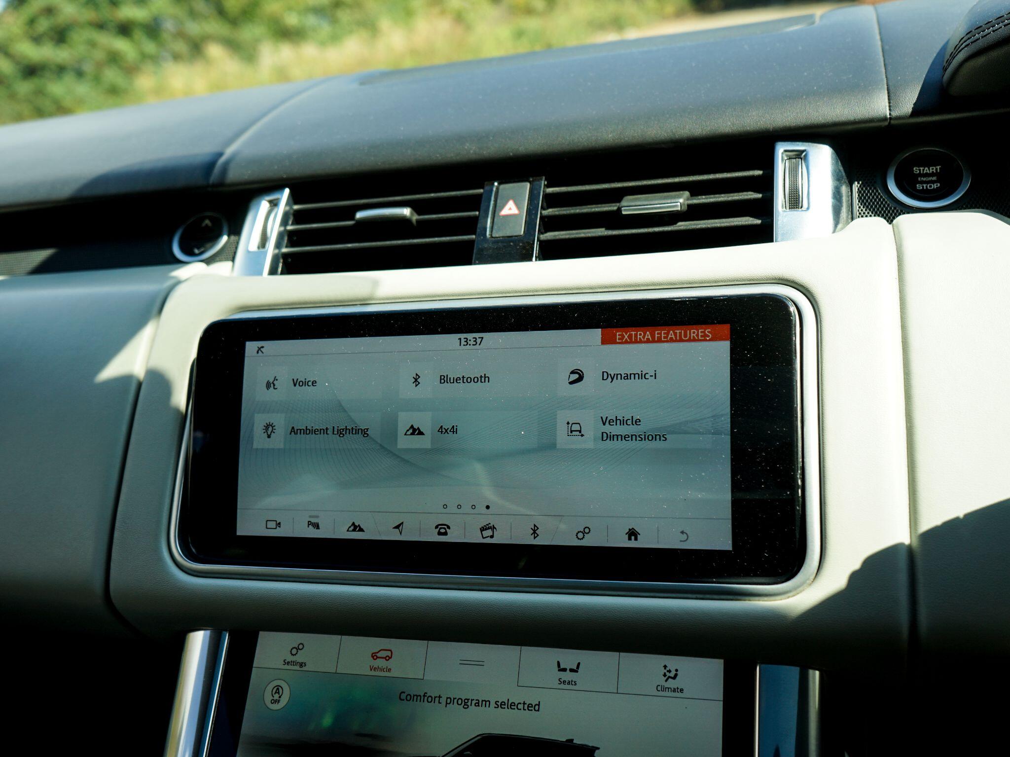 Land Rover Range Rover Sport view 32