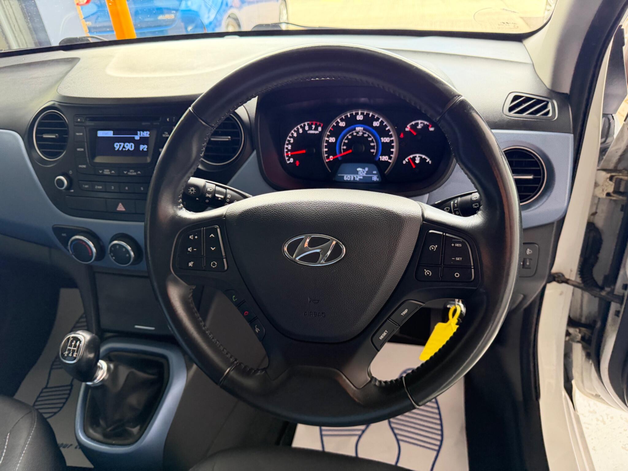 Hyundai I10 view 25