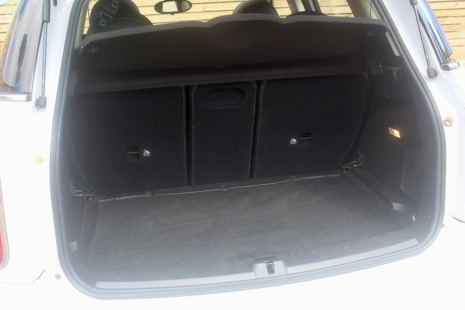 Mini Countryman view 29