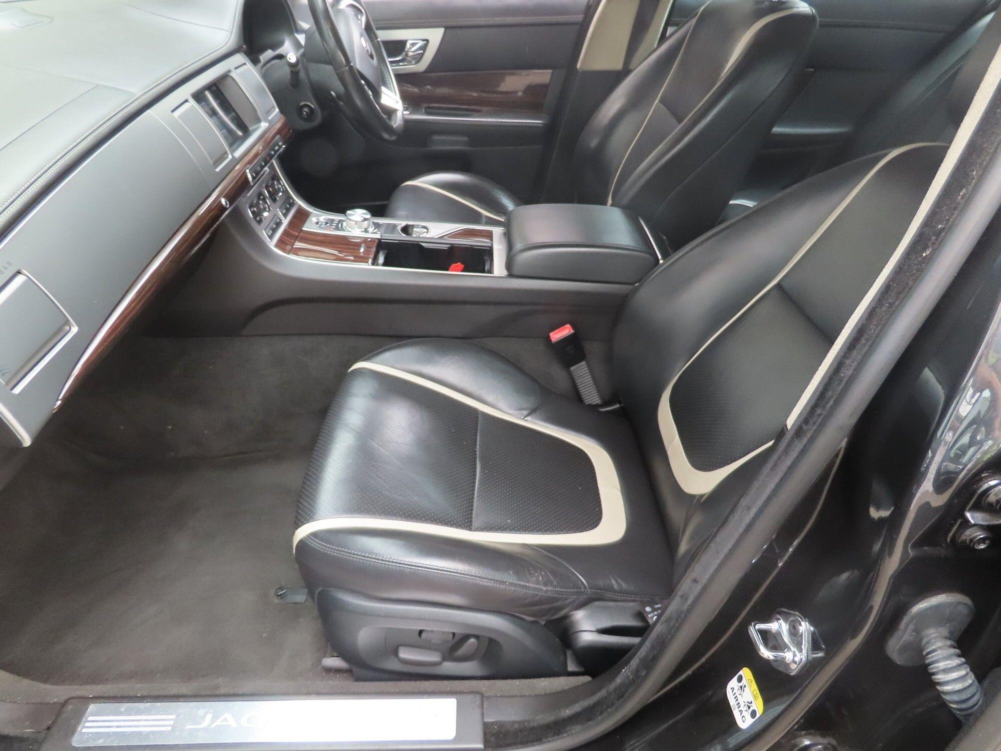 Jaguar XF view 6