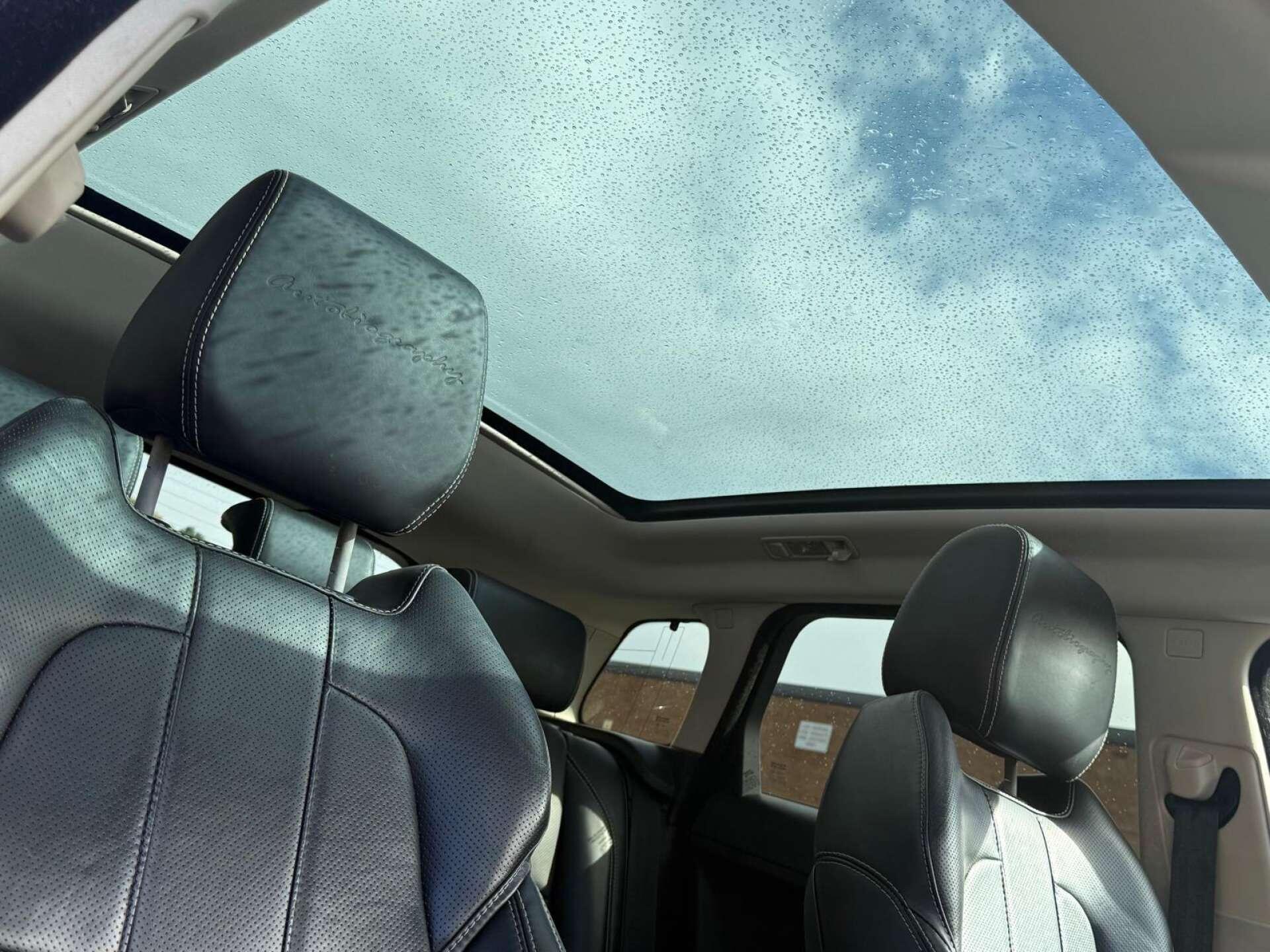 Land Rover Range Rover Evoque view 37