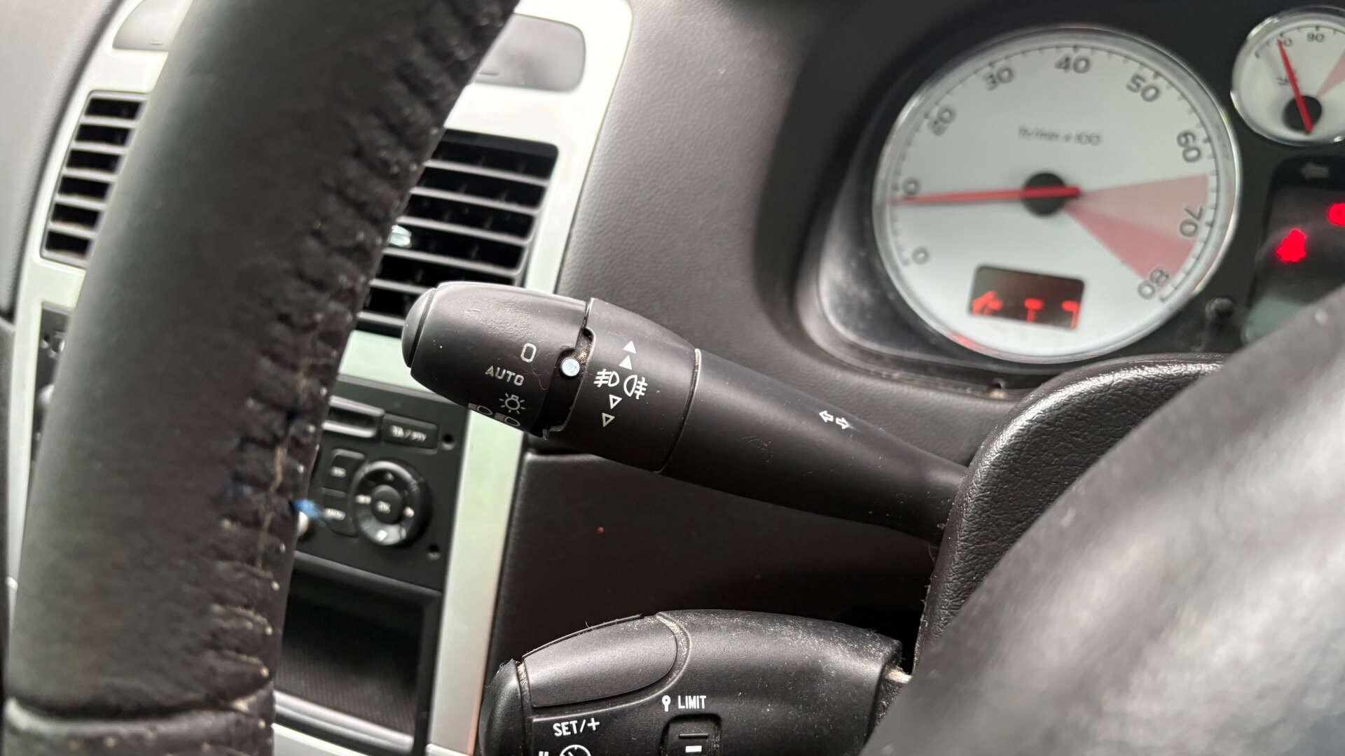 Peugeot 307 view 17