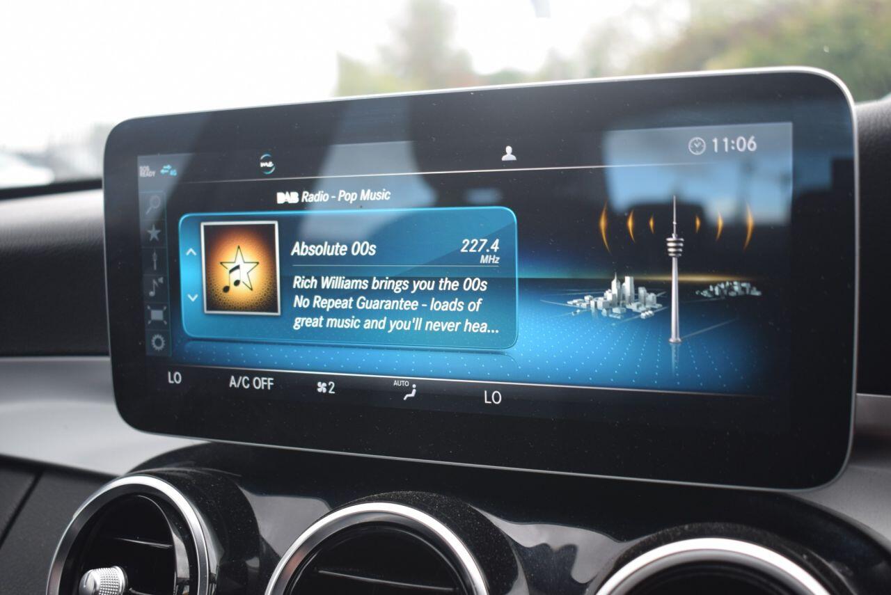 Mercedes-Benz C-Class view 27