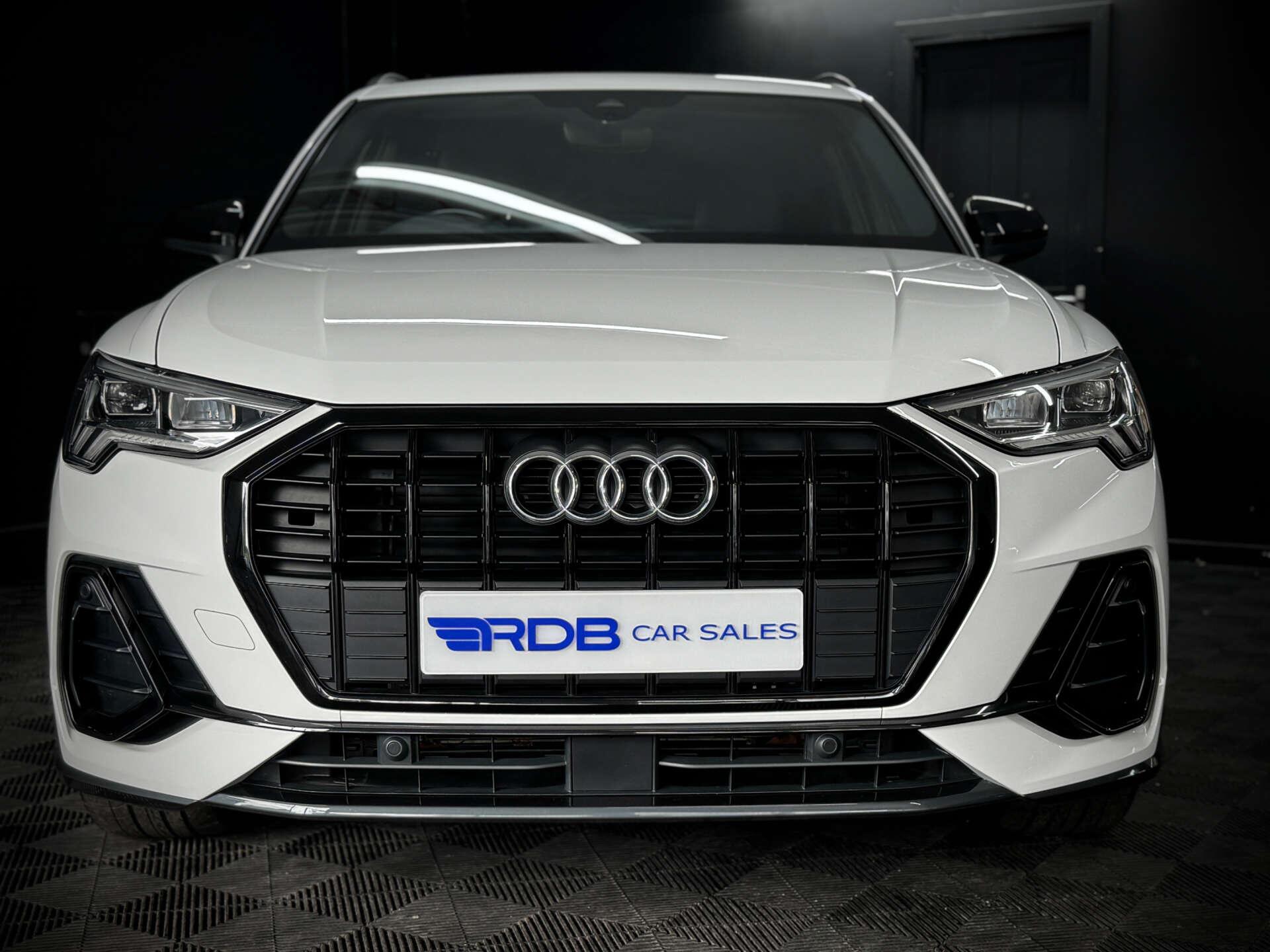 Audi Q3 view 6