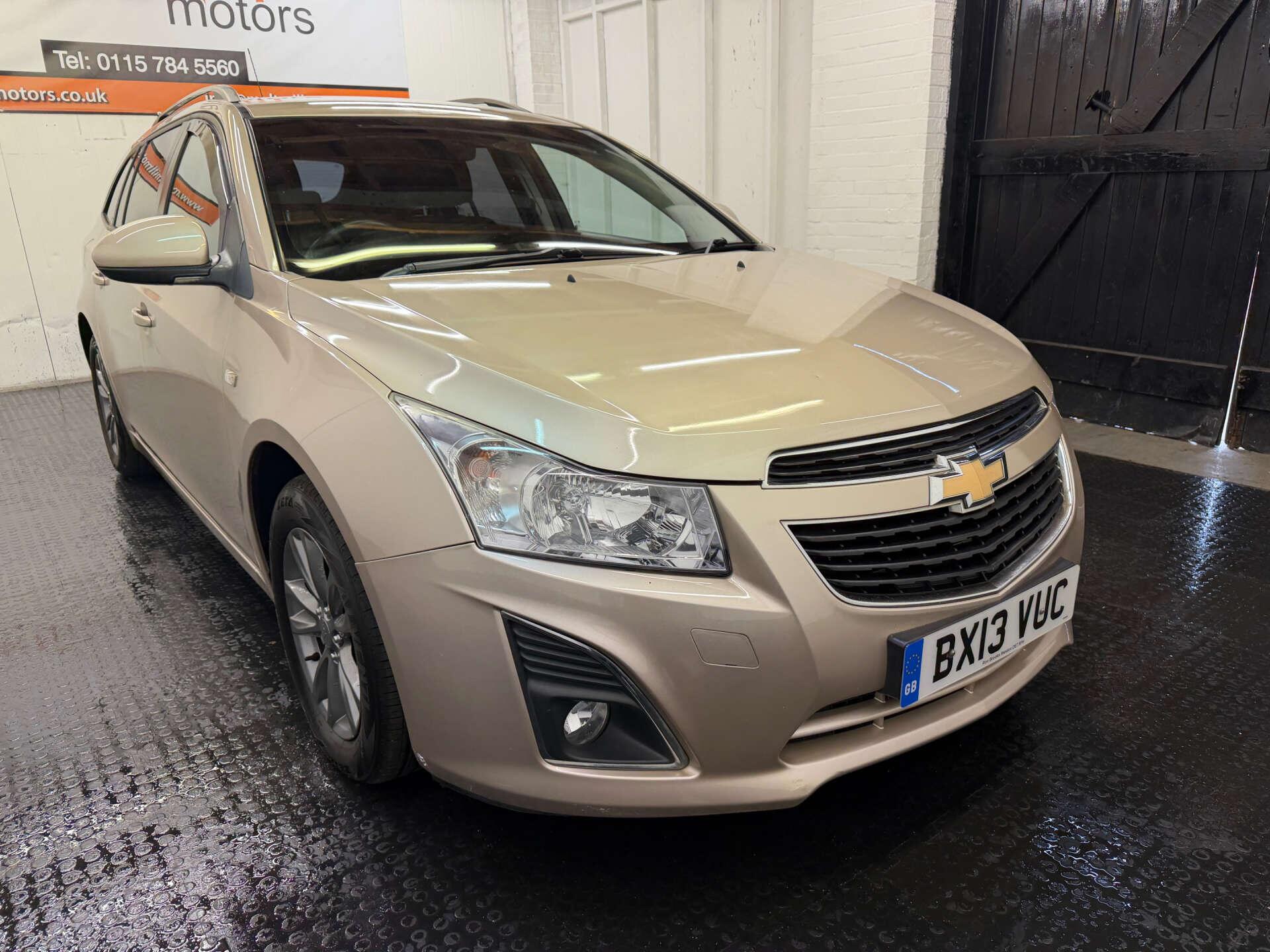 Chevrolet Cruze view 3