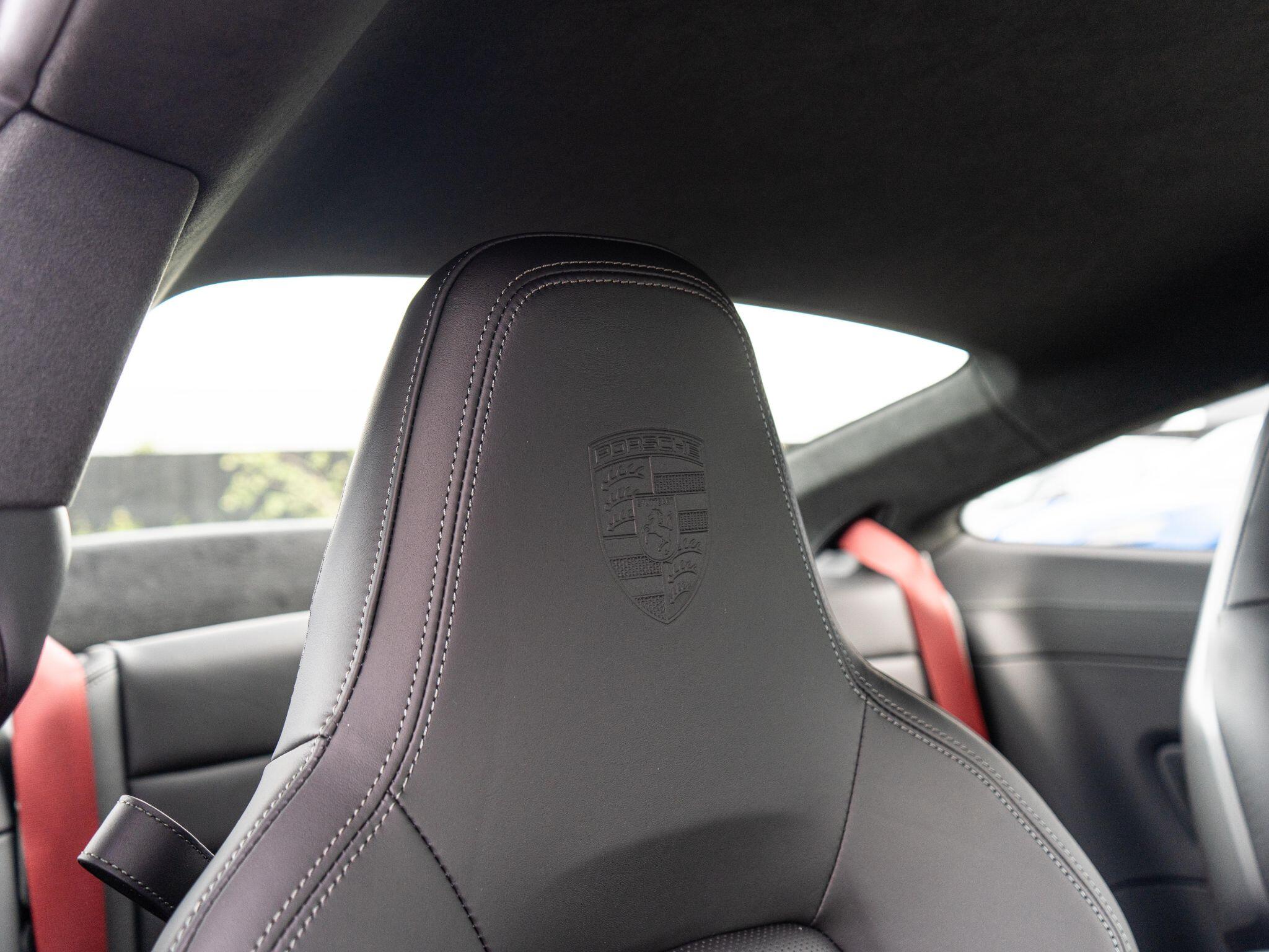 Porsche 911 view 30