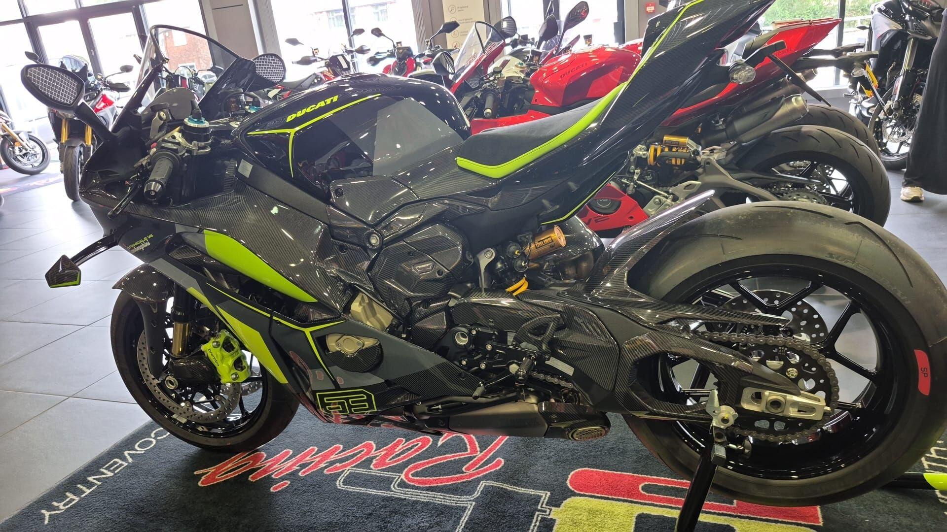 Ducati Panigale V4 view 3