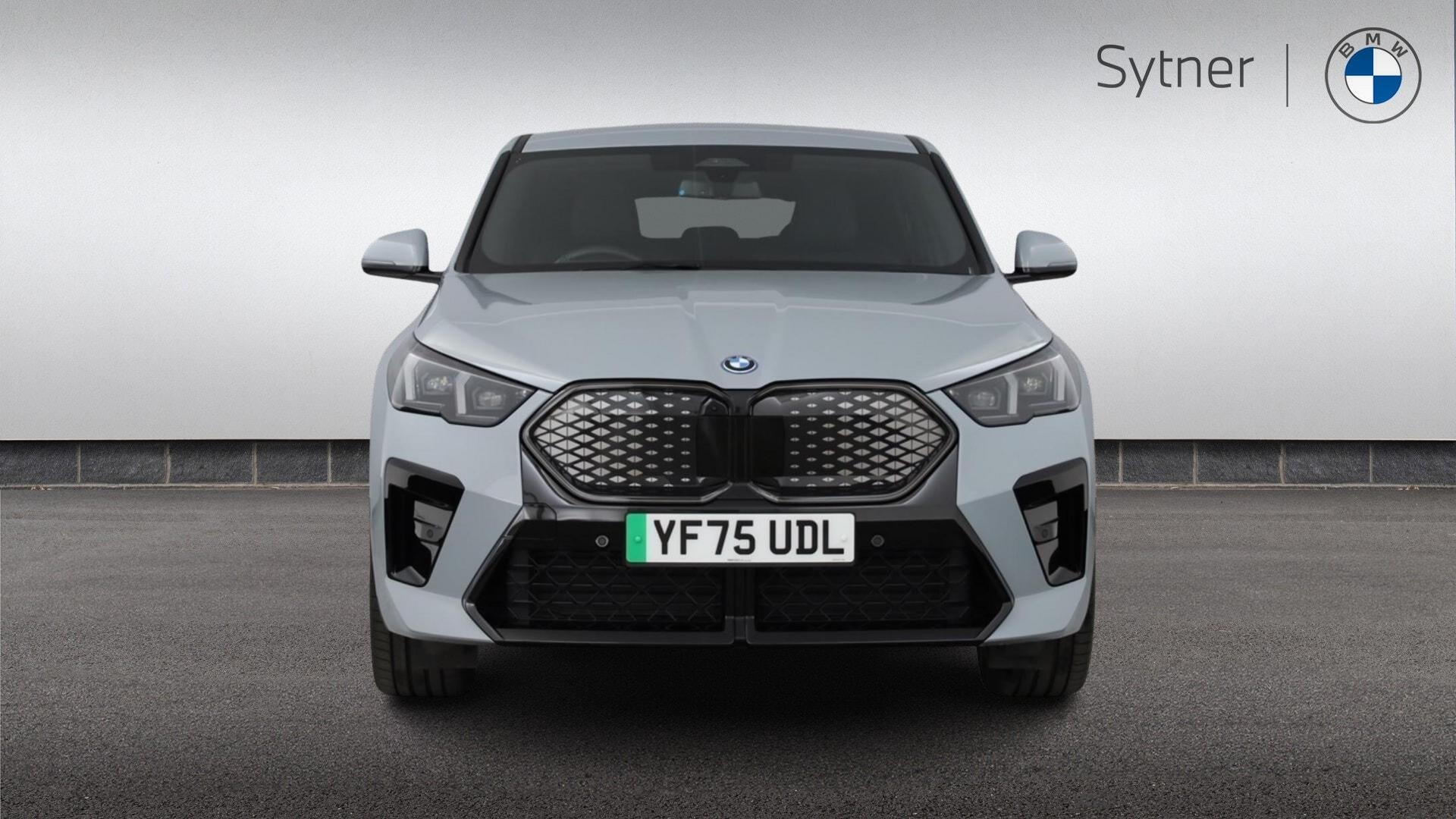 BMW Ix2 view 16