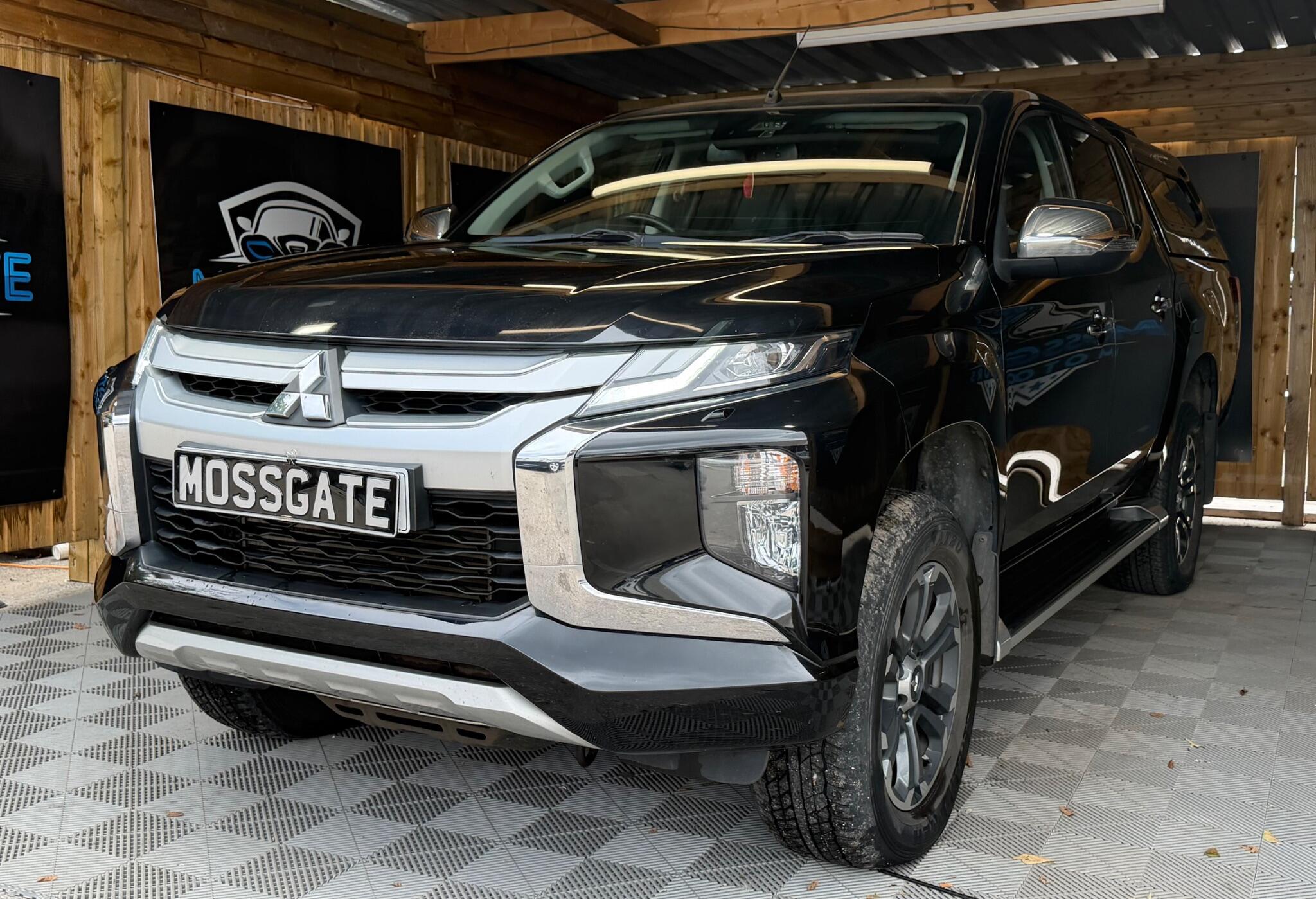 Mitsubishi L200 view 4