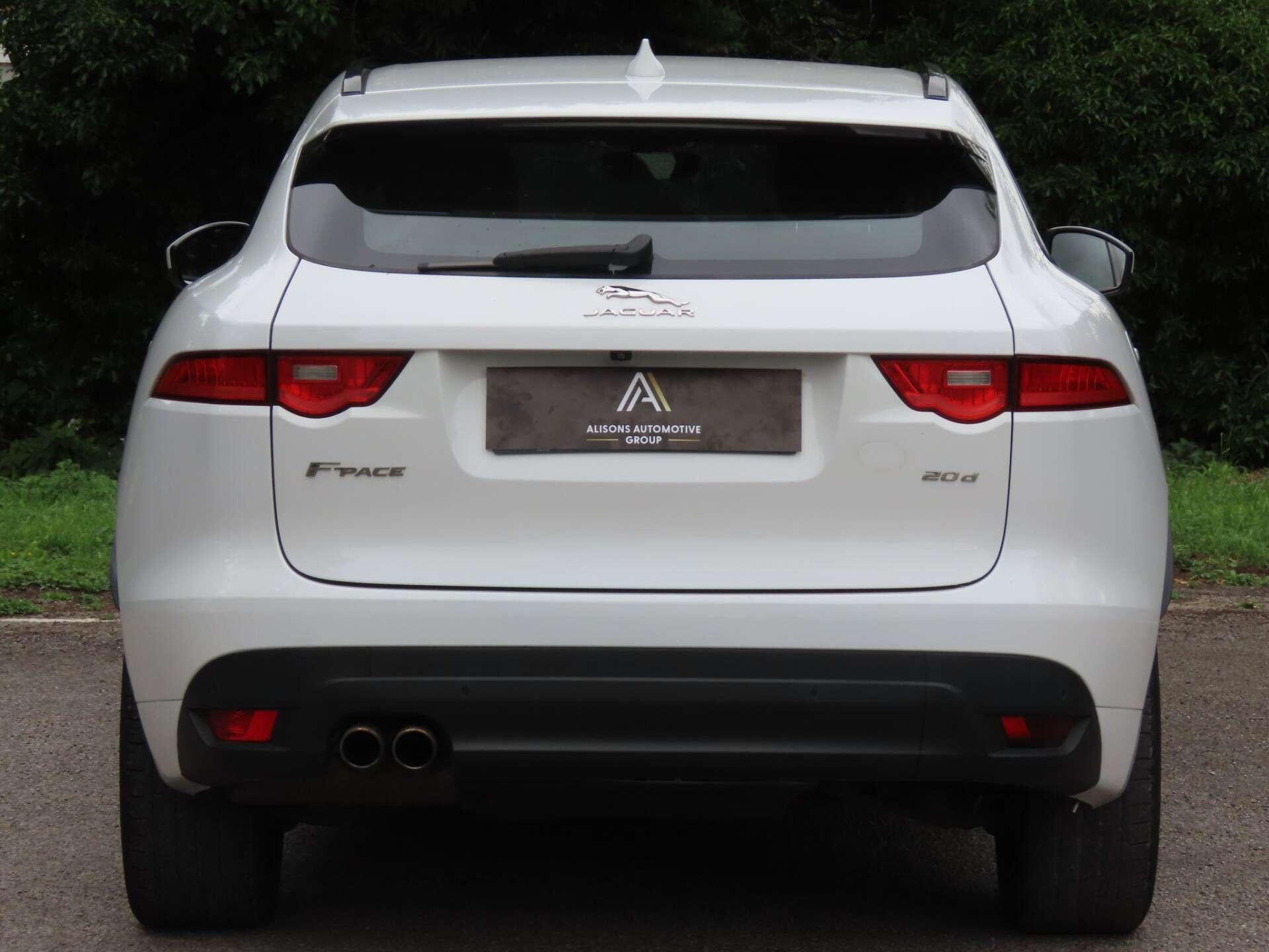 Jaguar F-Pace view 5