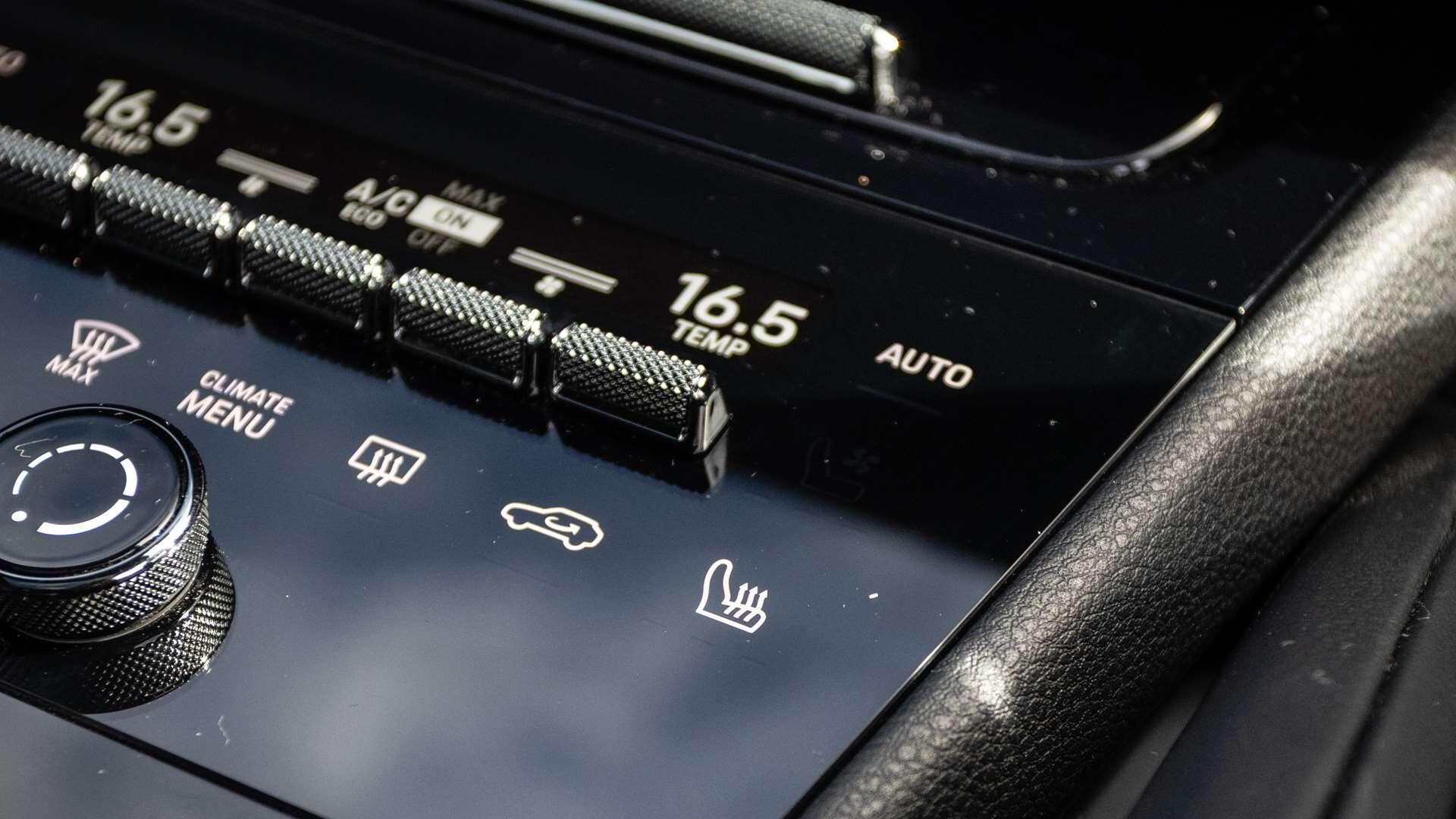 Porsche Cayenne view 29