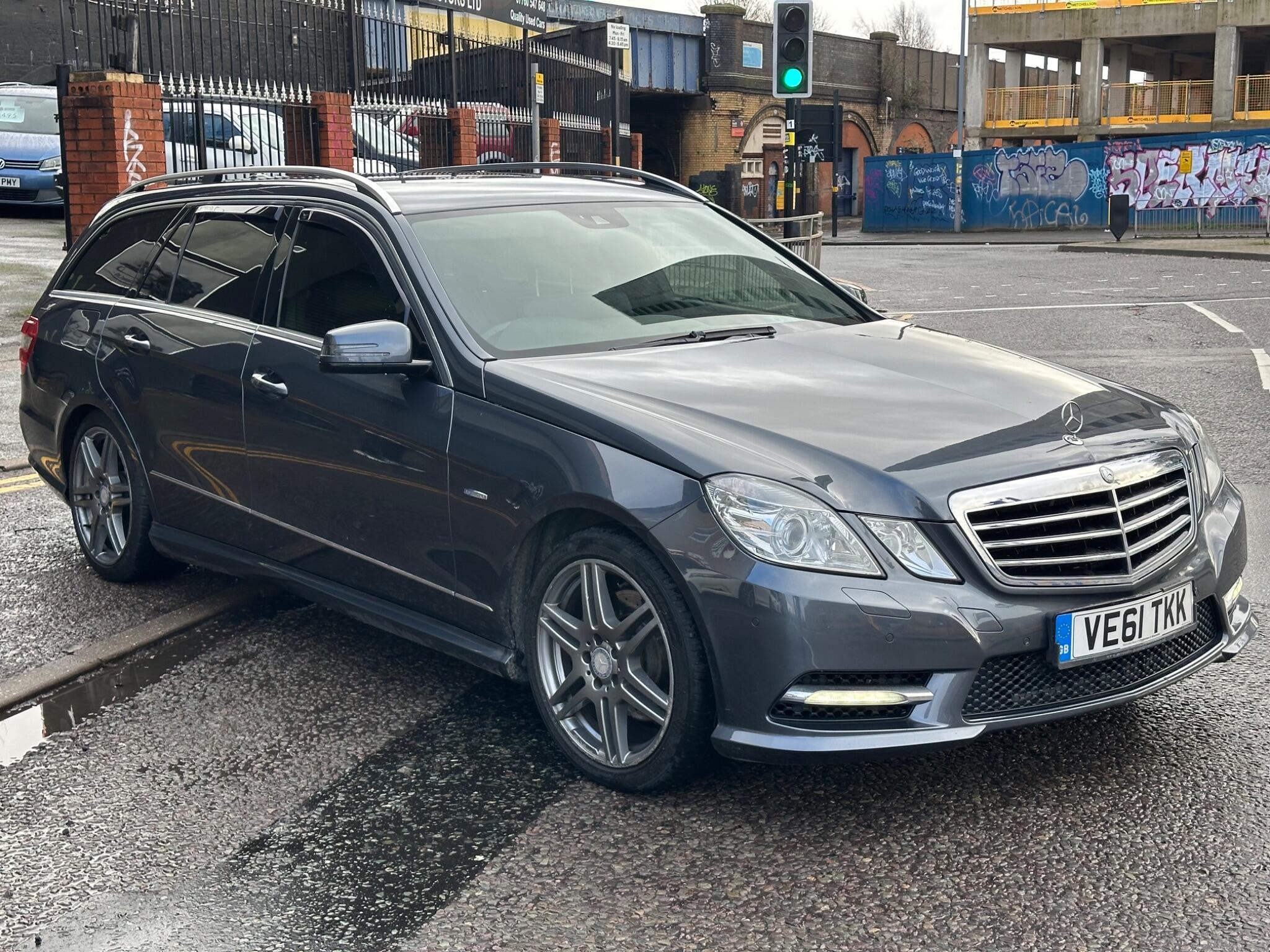 Mercedes-Benz E-Class view 43