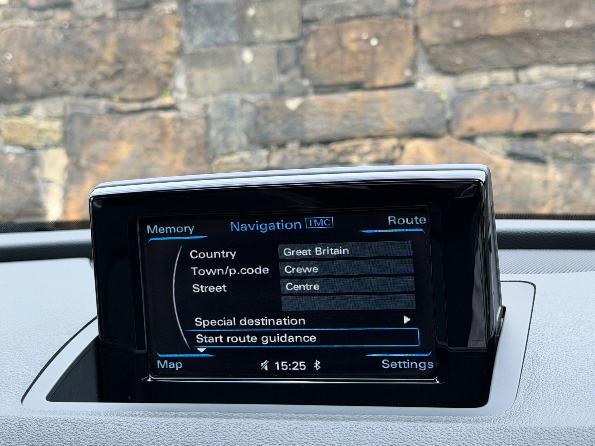 Audi Q3 view 33
