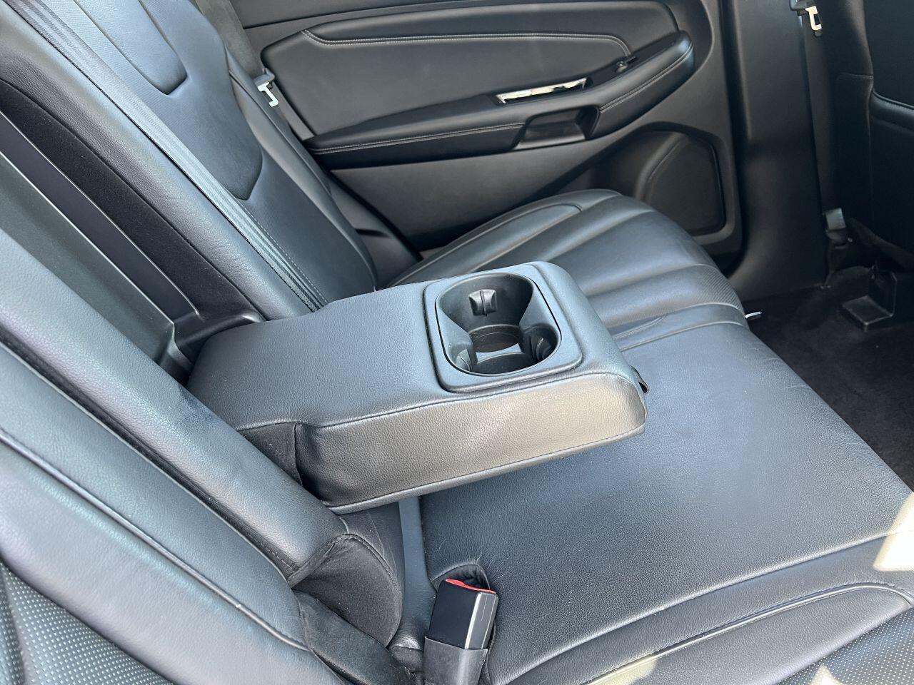 Ford Edge view 26