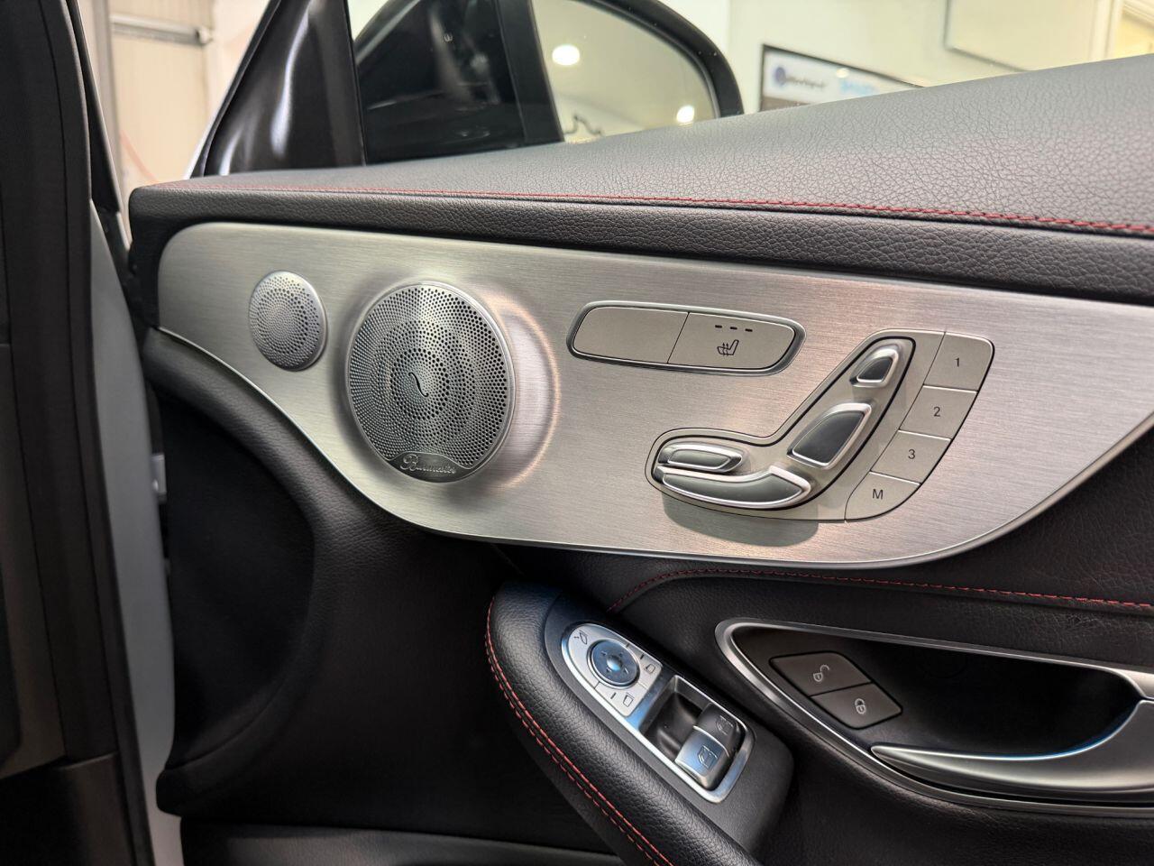 Mercedes-Benz C-Class view 23