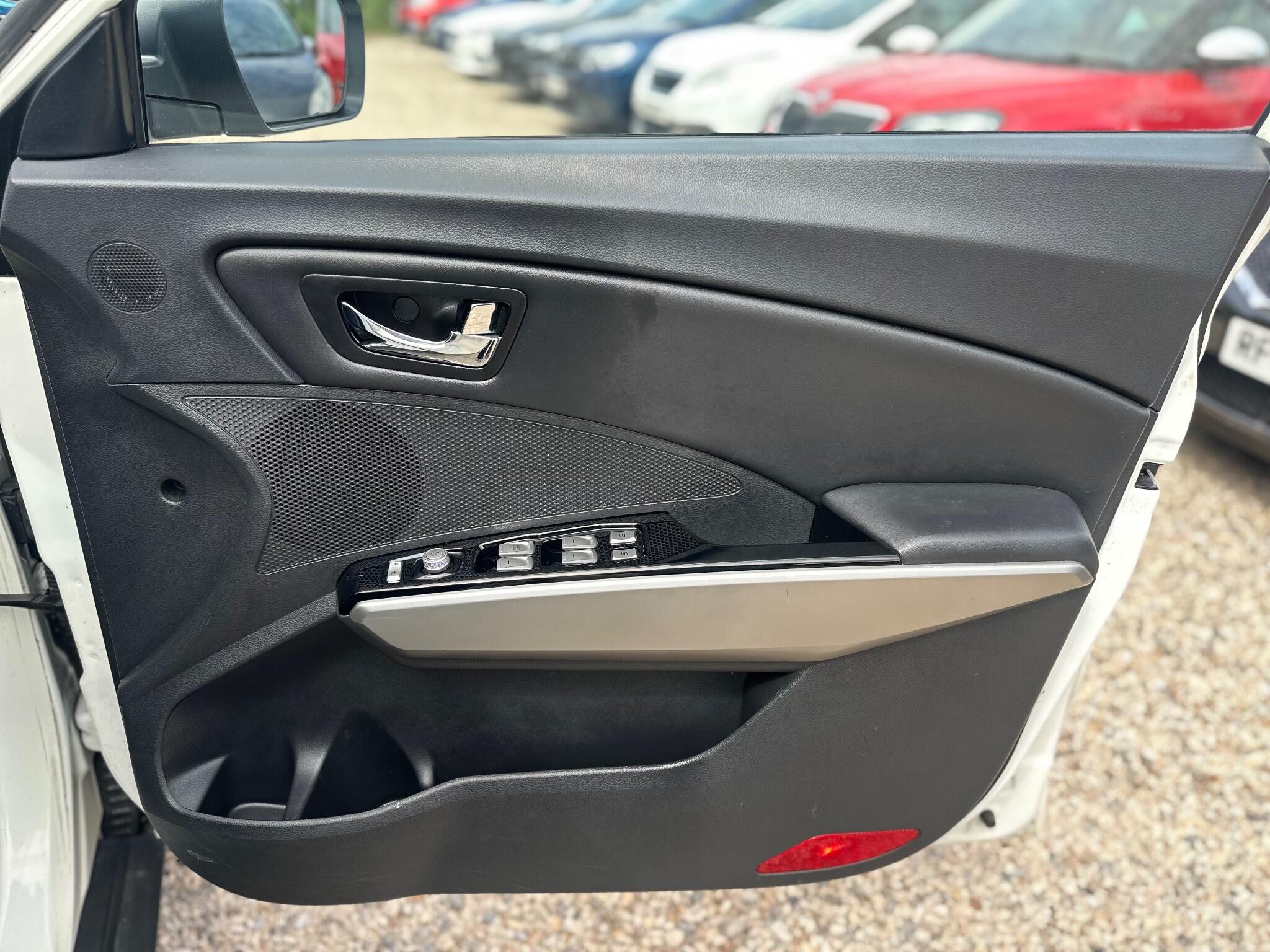 KGM Tivoli view 51