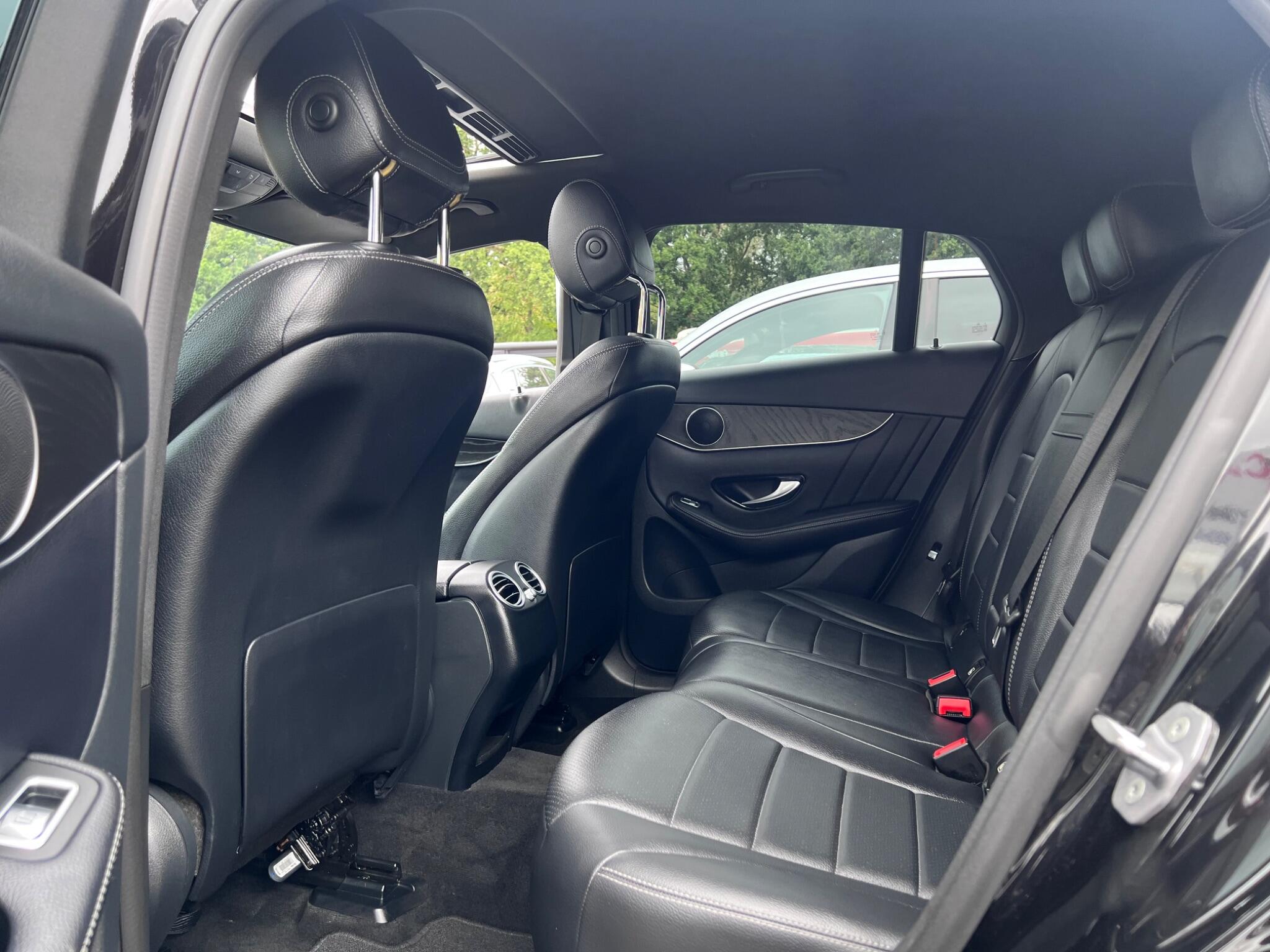 Mercedes-Benz GLC view 32