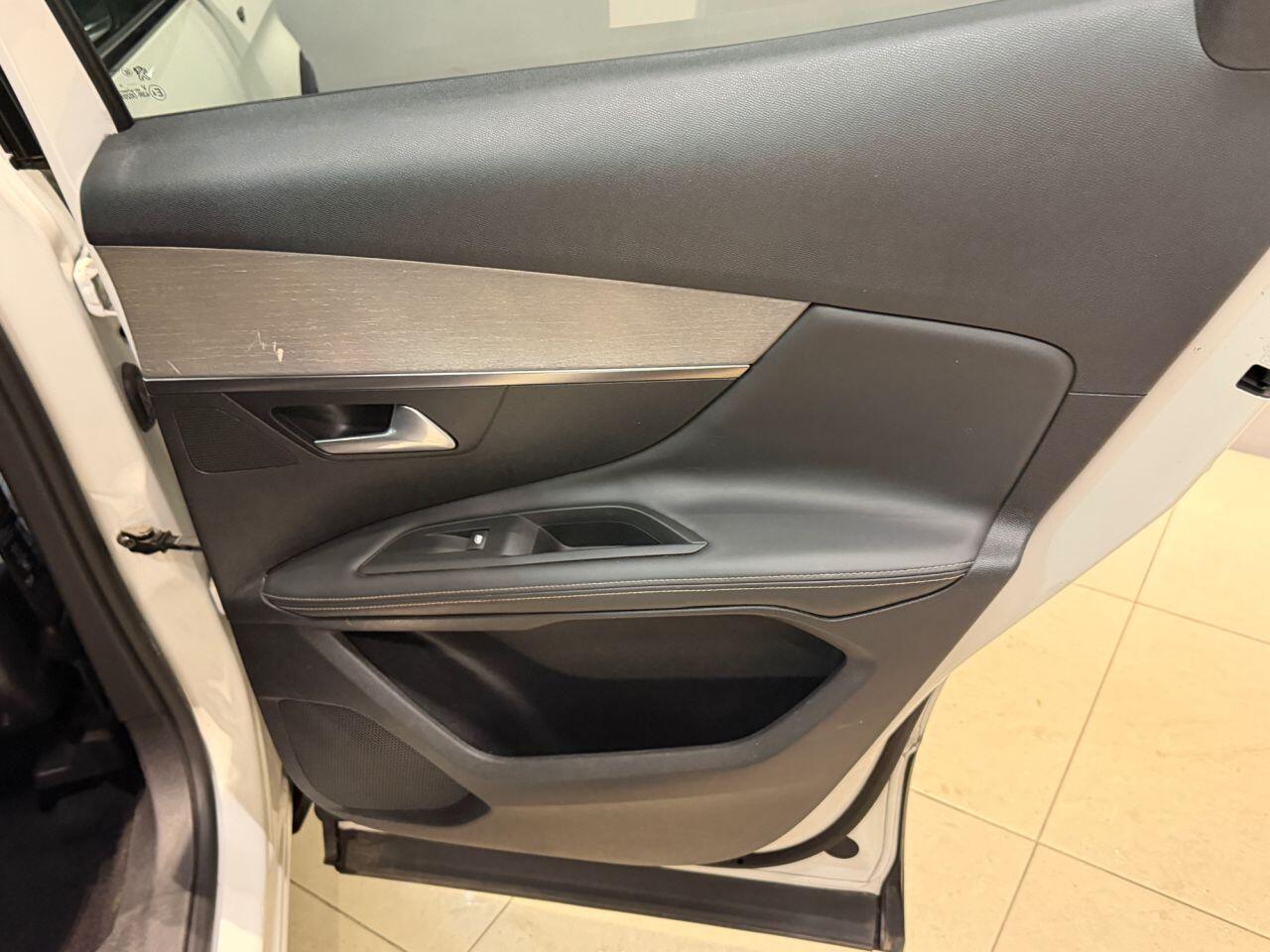 Peugeot 3008 view 29