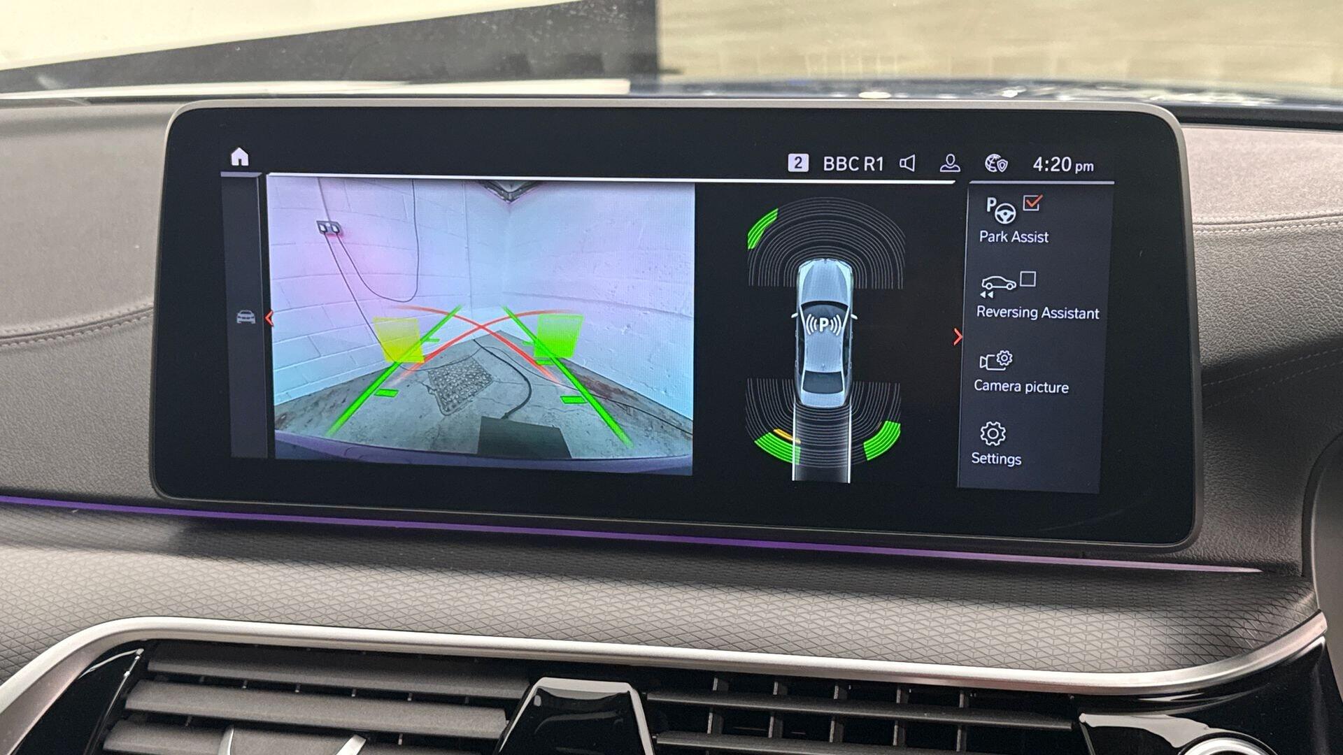 BMW 5 Series view 29