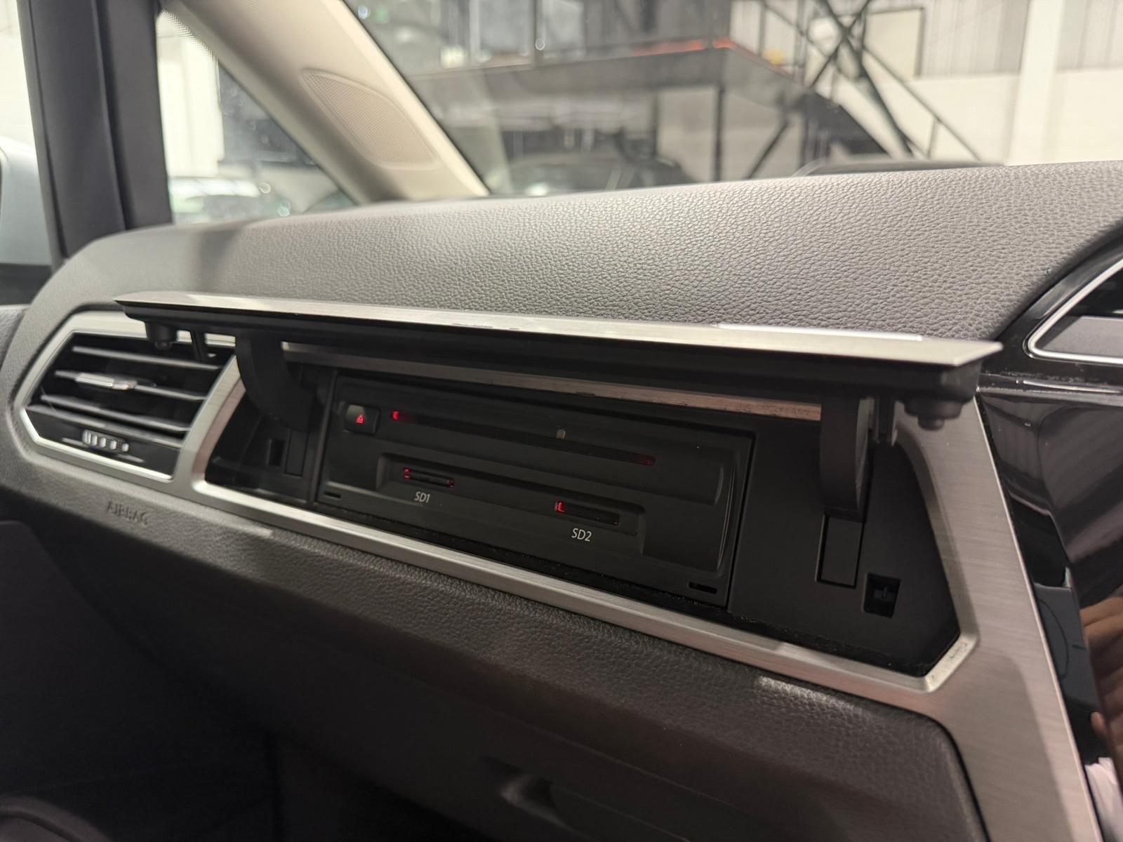 Volkswagen Touran view 14