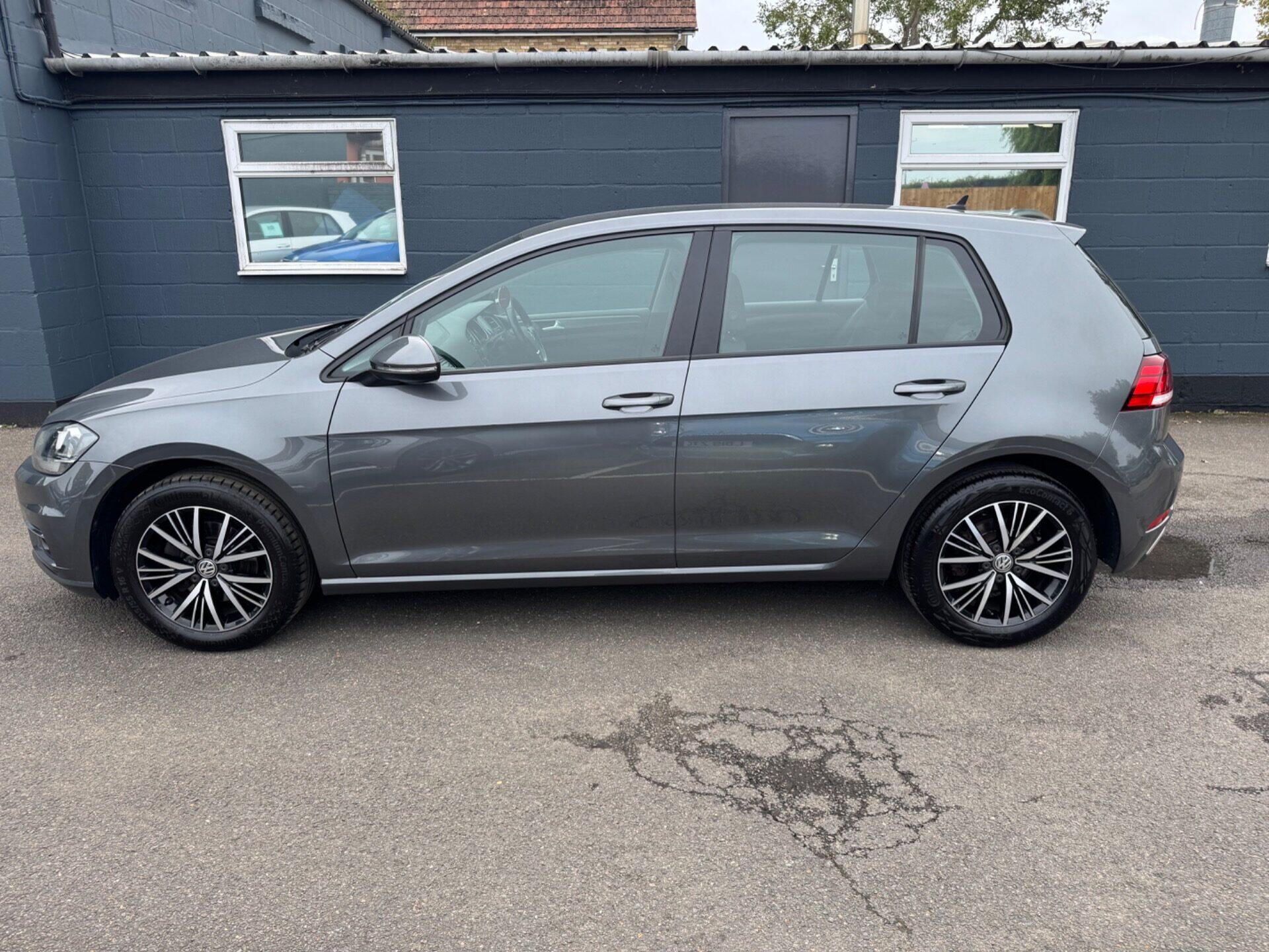 Volkswagen Golf view 11