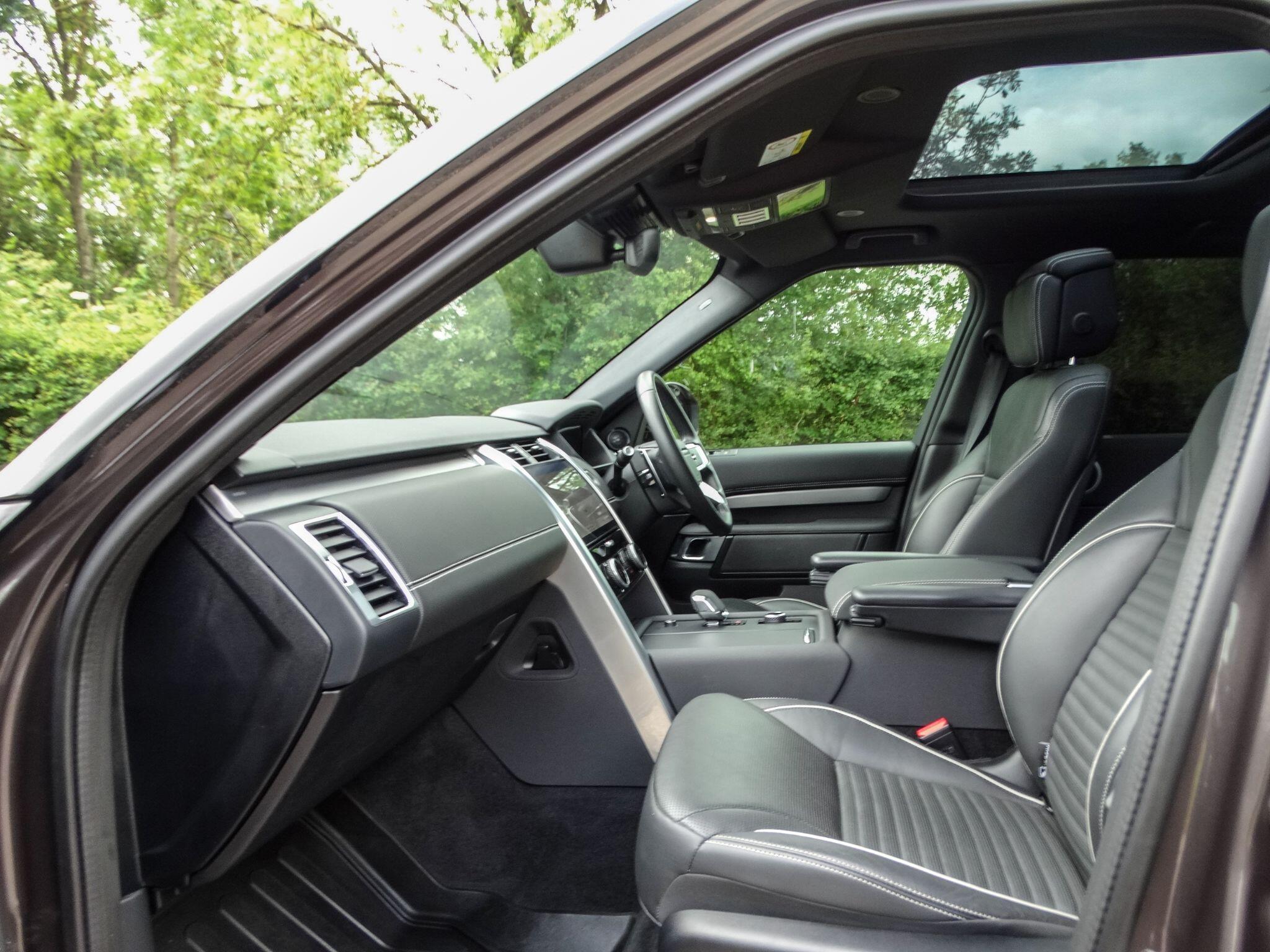 Land Rover Discovery 3 view 3