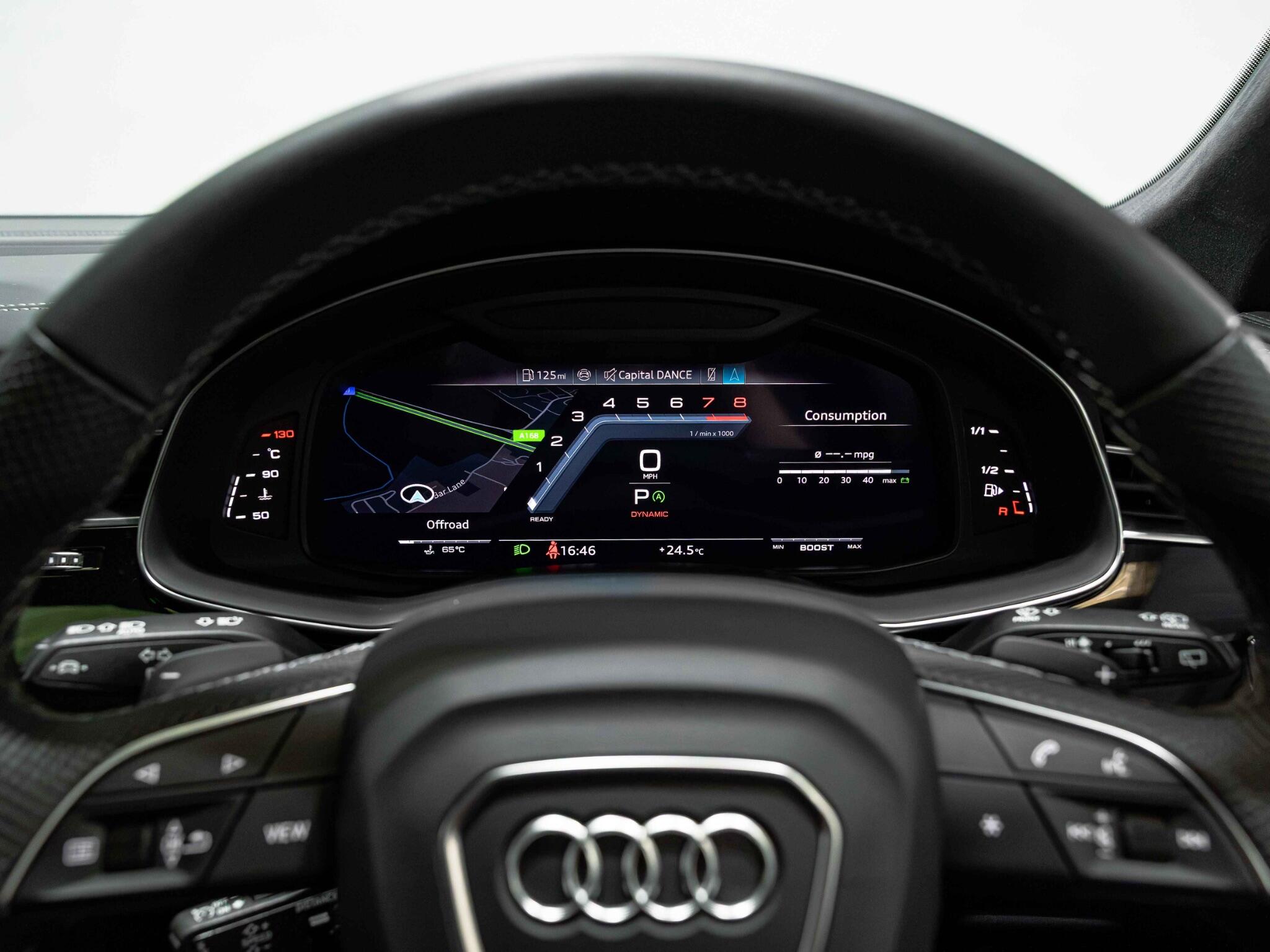 Audi SQ8 view 19