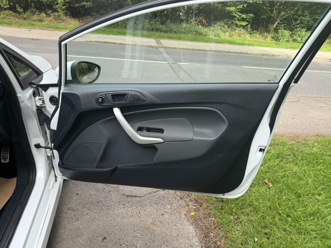 Ford Fiesta view 15