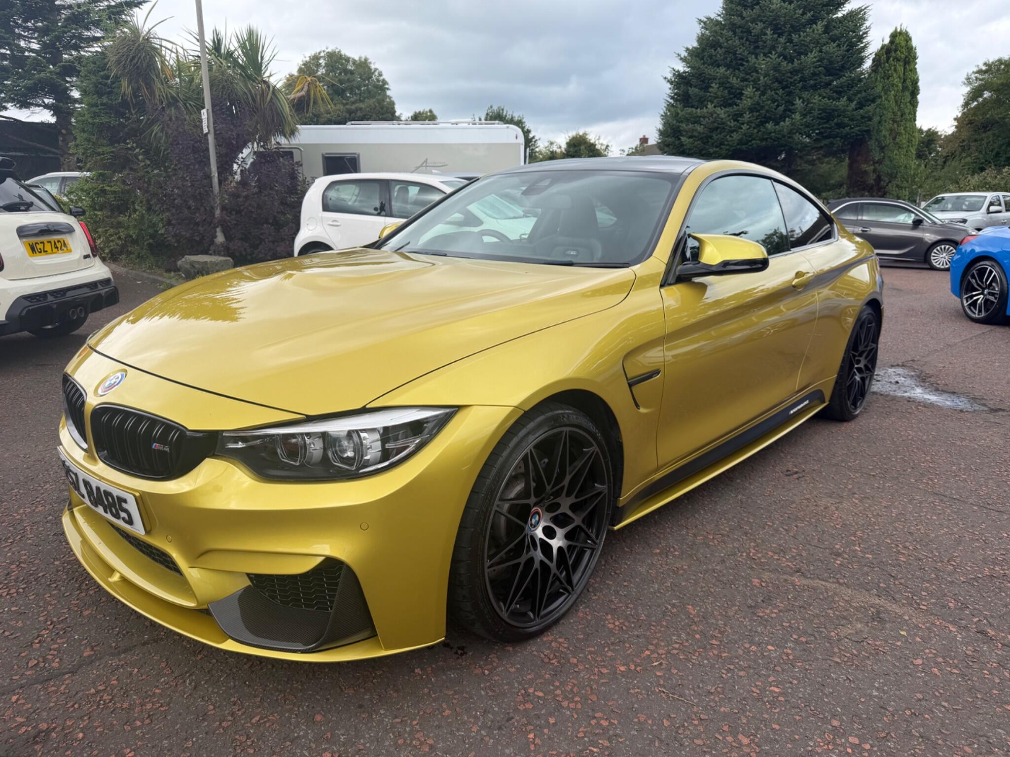 BMW M4 view 3