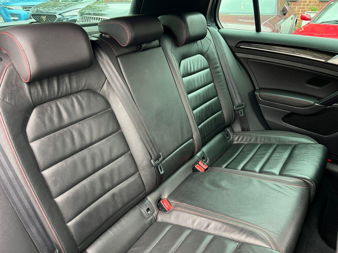 Volkswagen Golf view 21