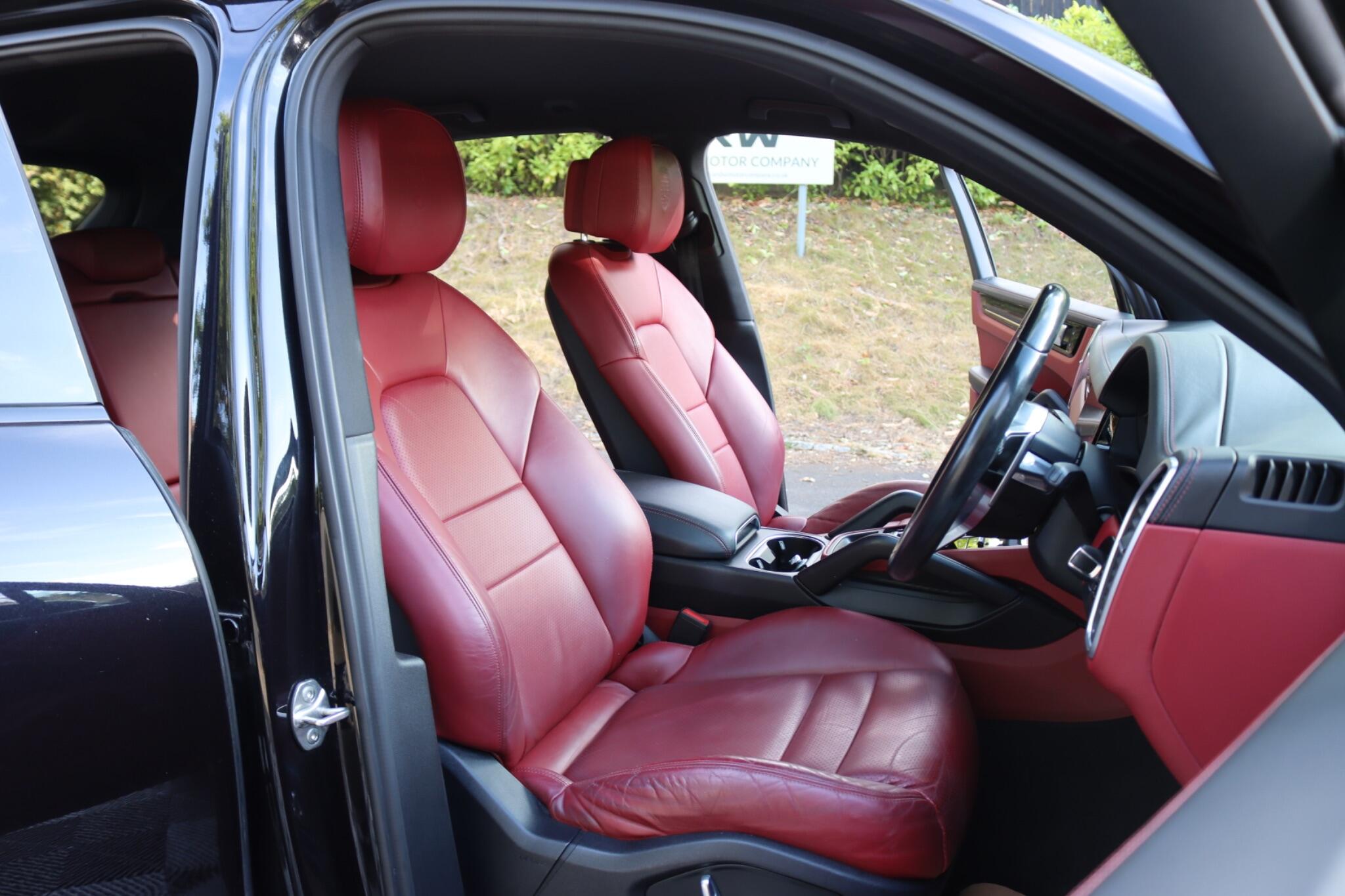 Porsche Cayenne view 45