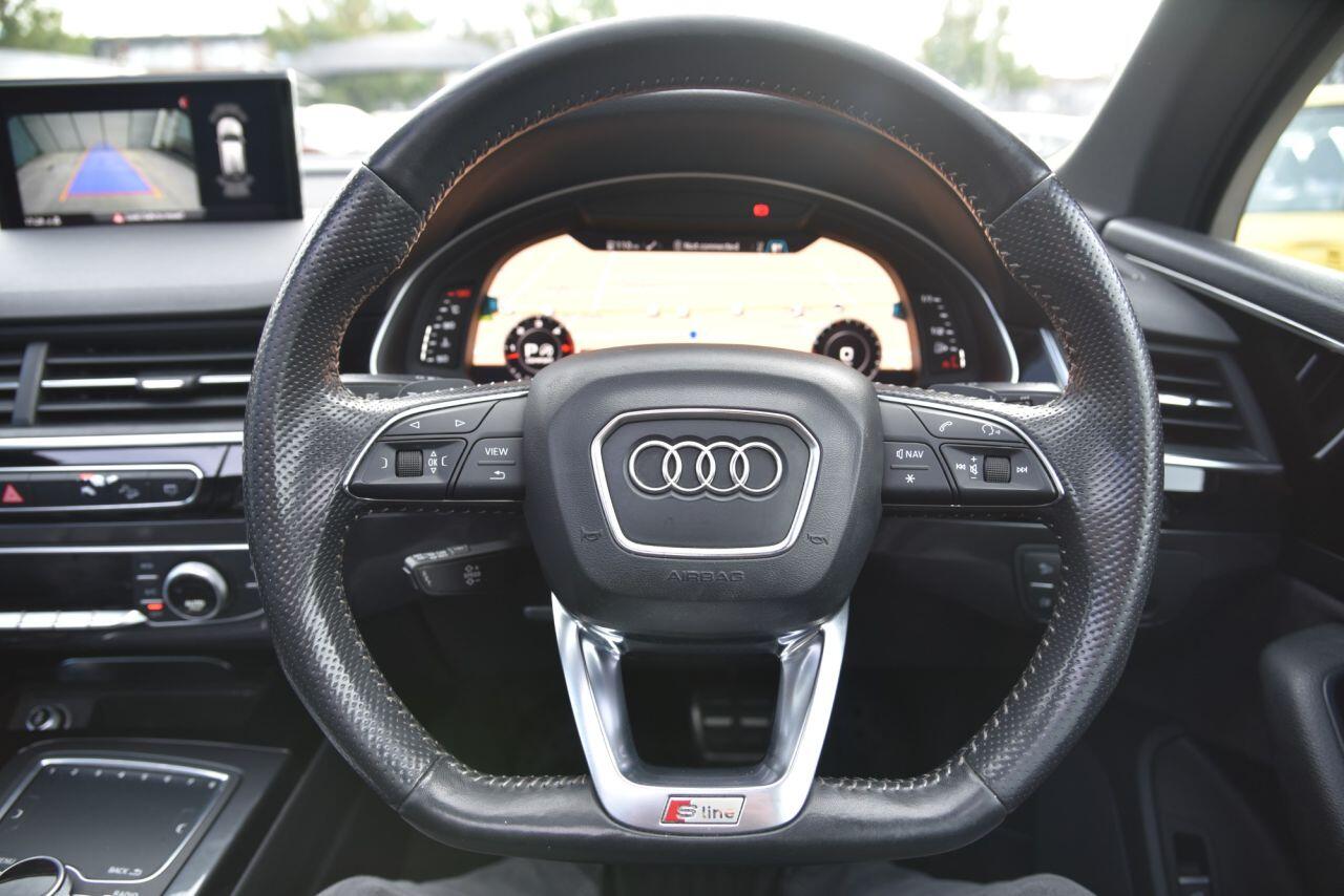 Audi Q7 view 30