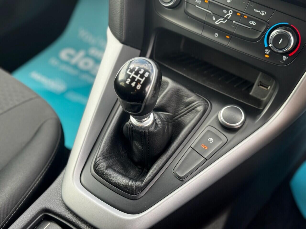 Ford Focus view 42