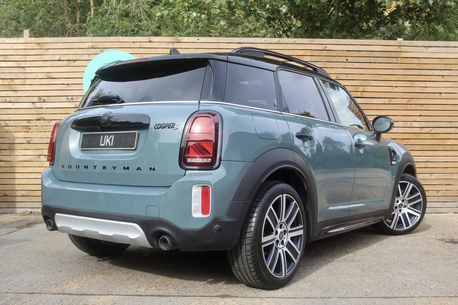 Mini Countryman view 2