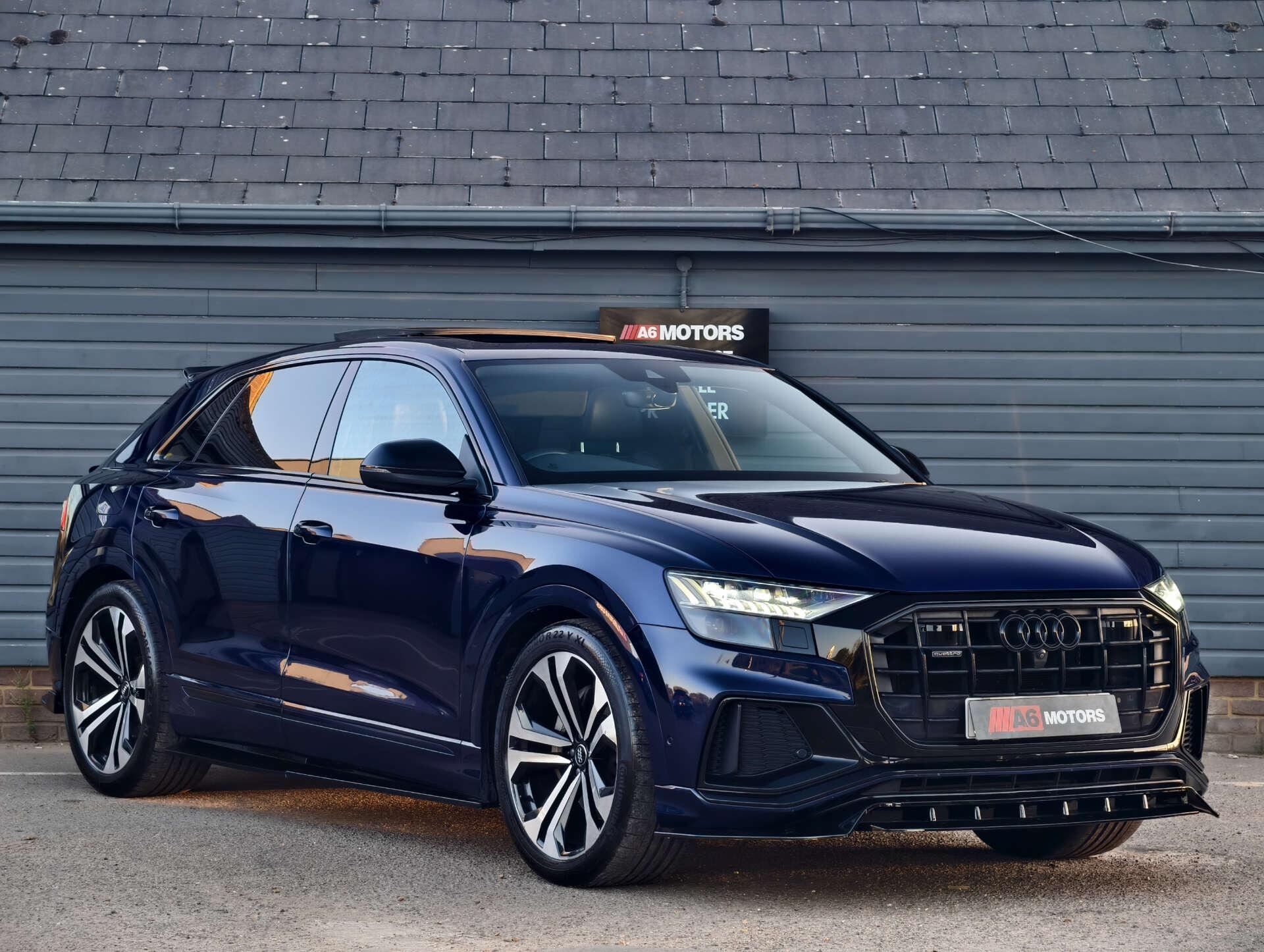 Audi Q8 view 3