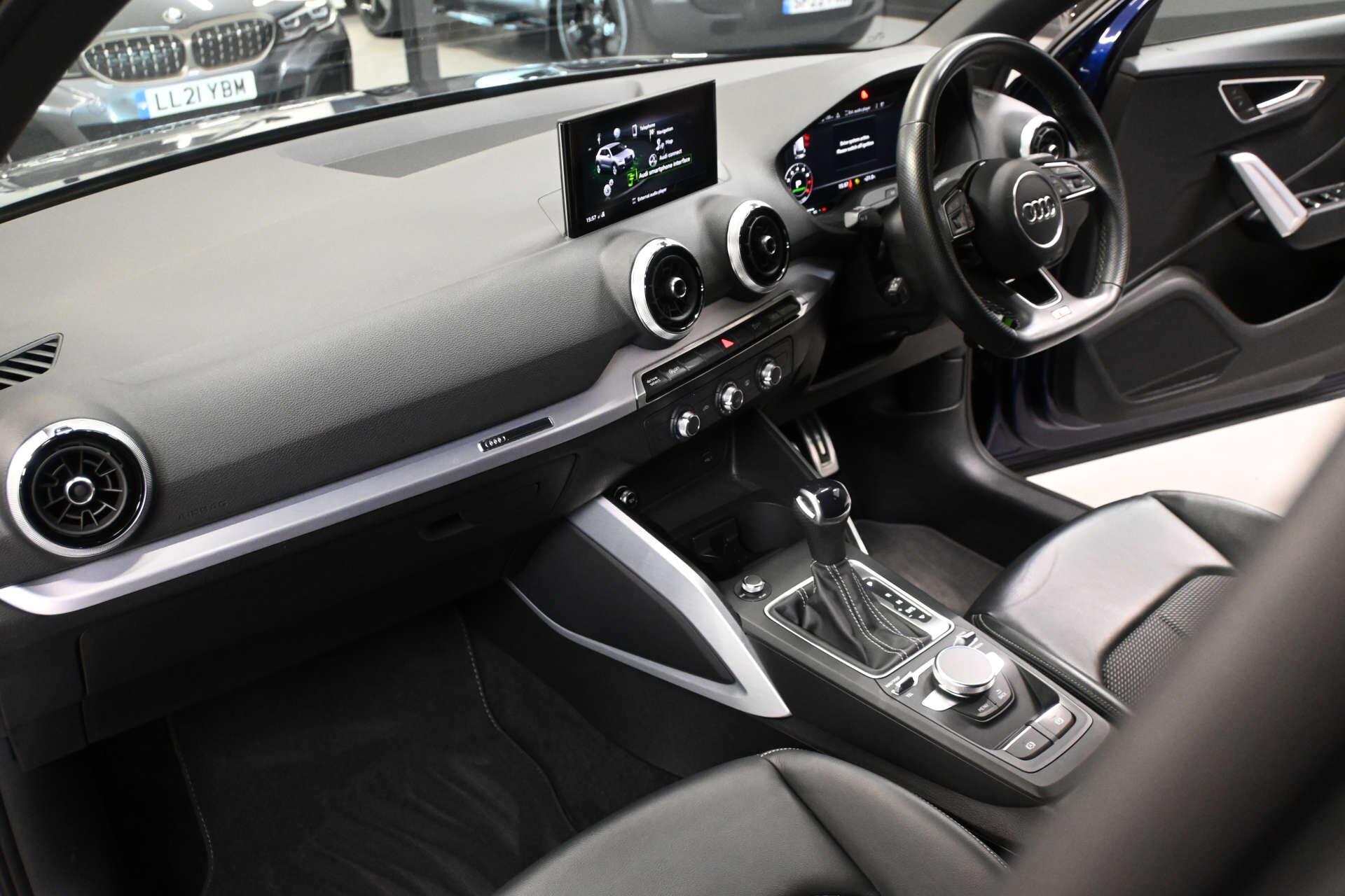 Audi Q2 view 53