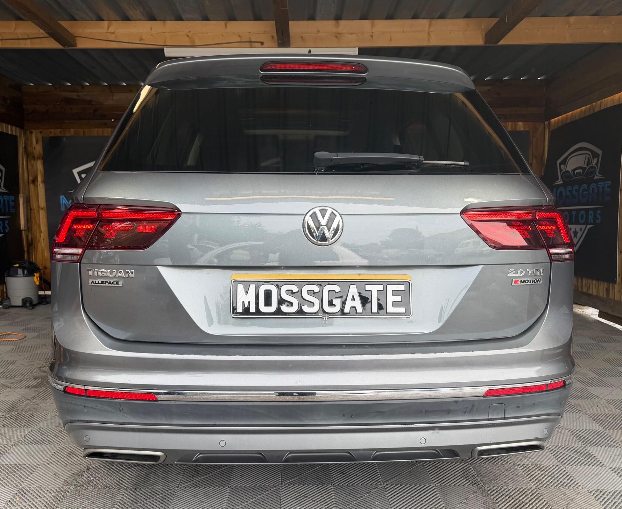 Volkswagen Tiguan Allspace view 10