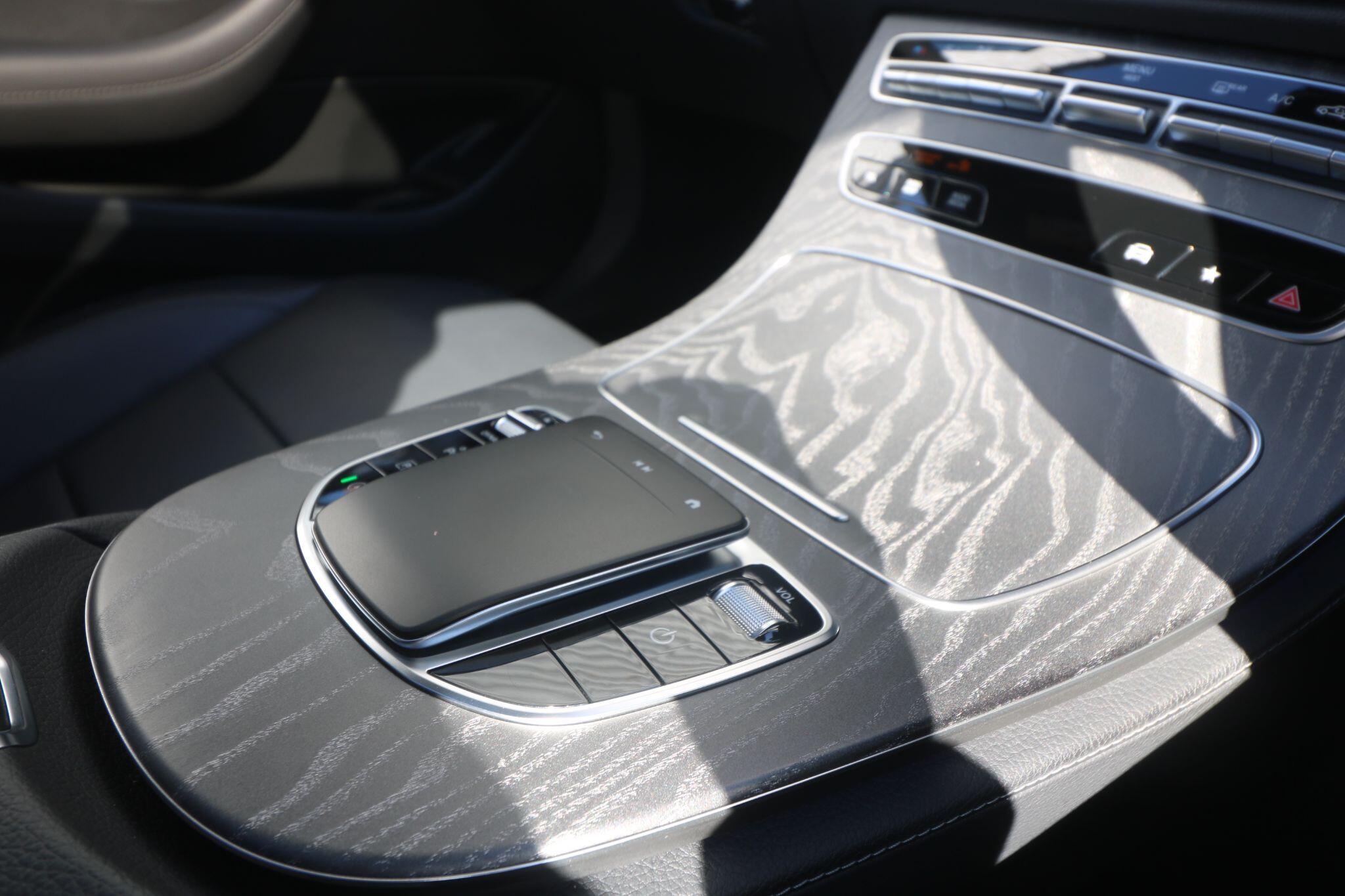 Mercedes-Benz E-Class view 21