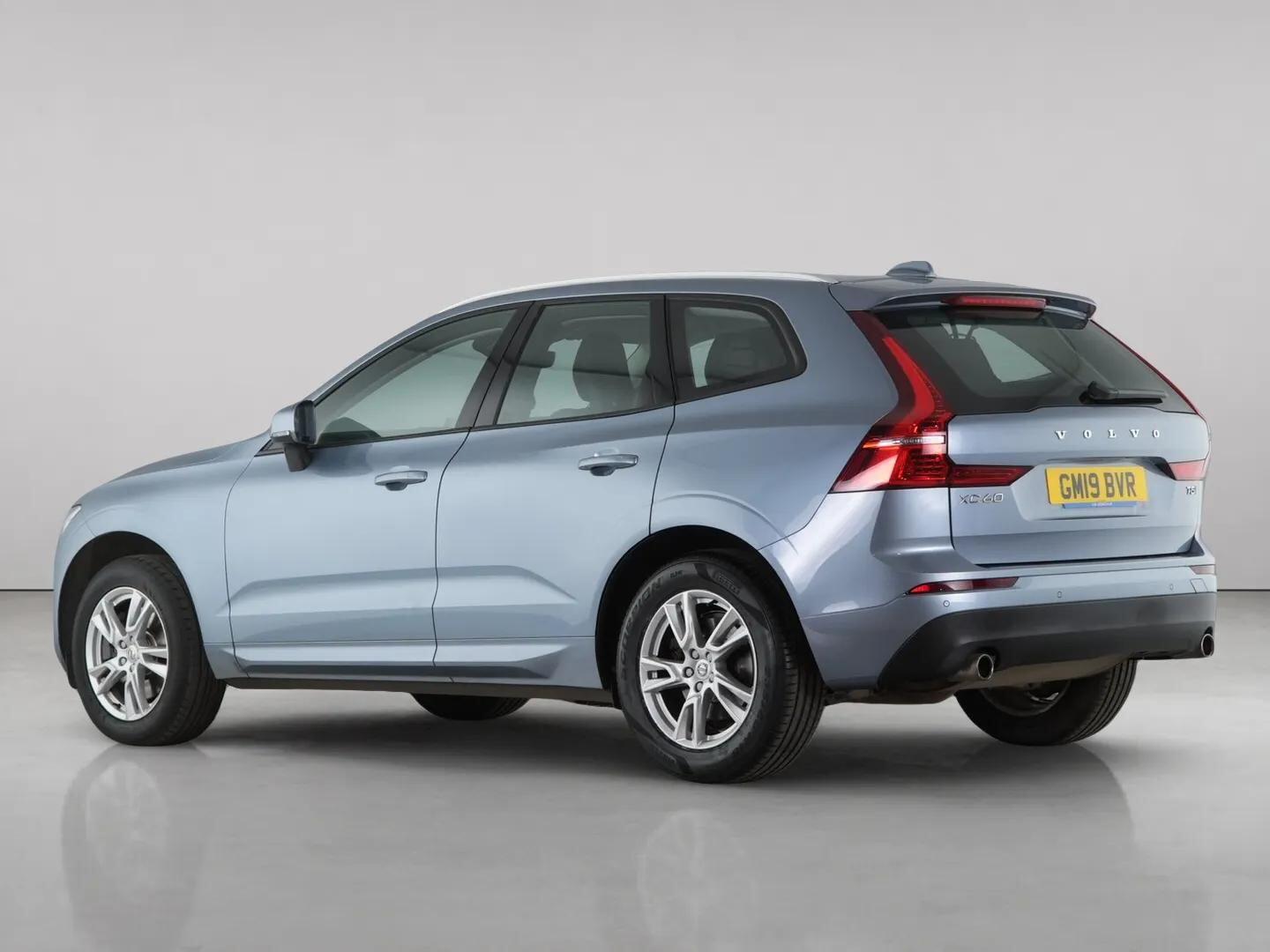 Volvo XC60 view 5