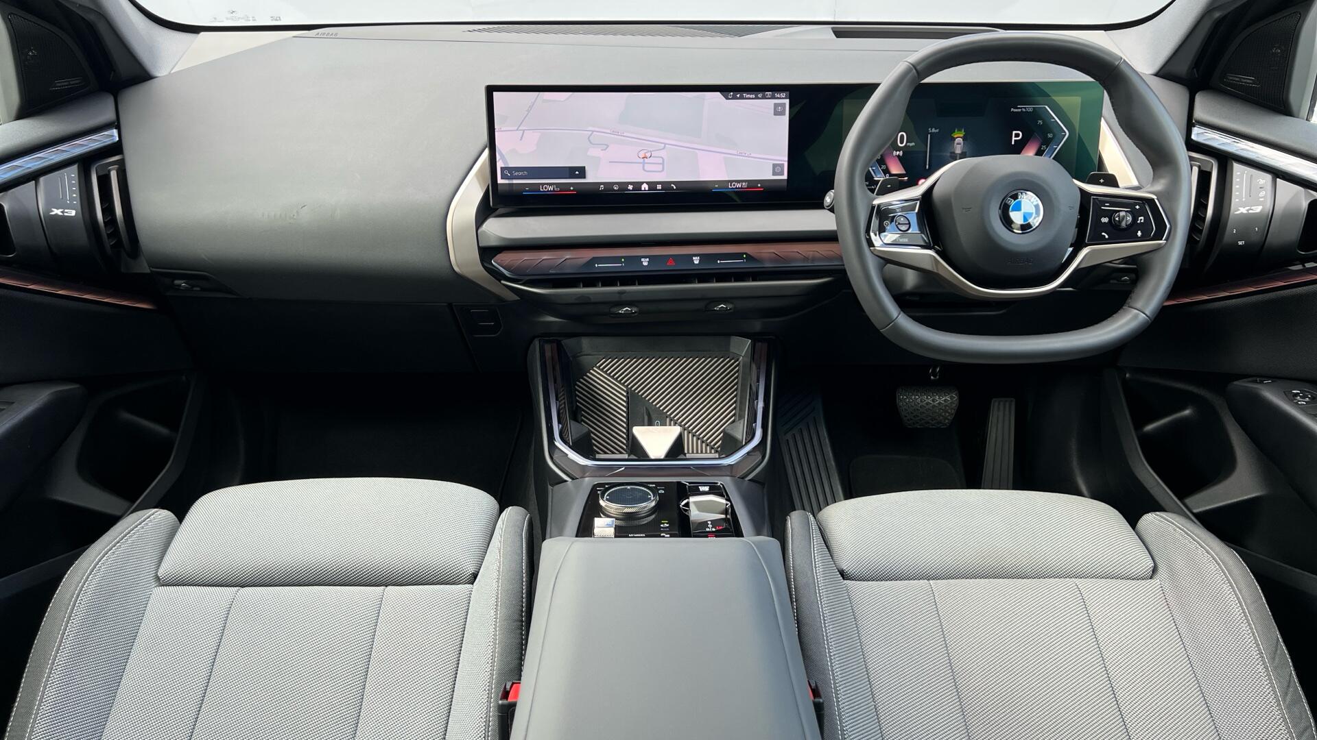 BMW X3 view 4