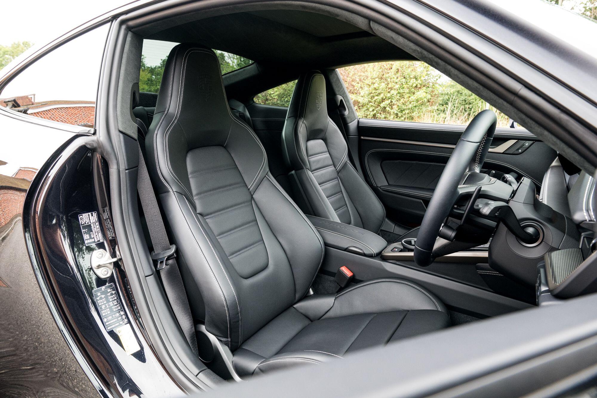 Porsche 911 view 39