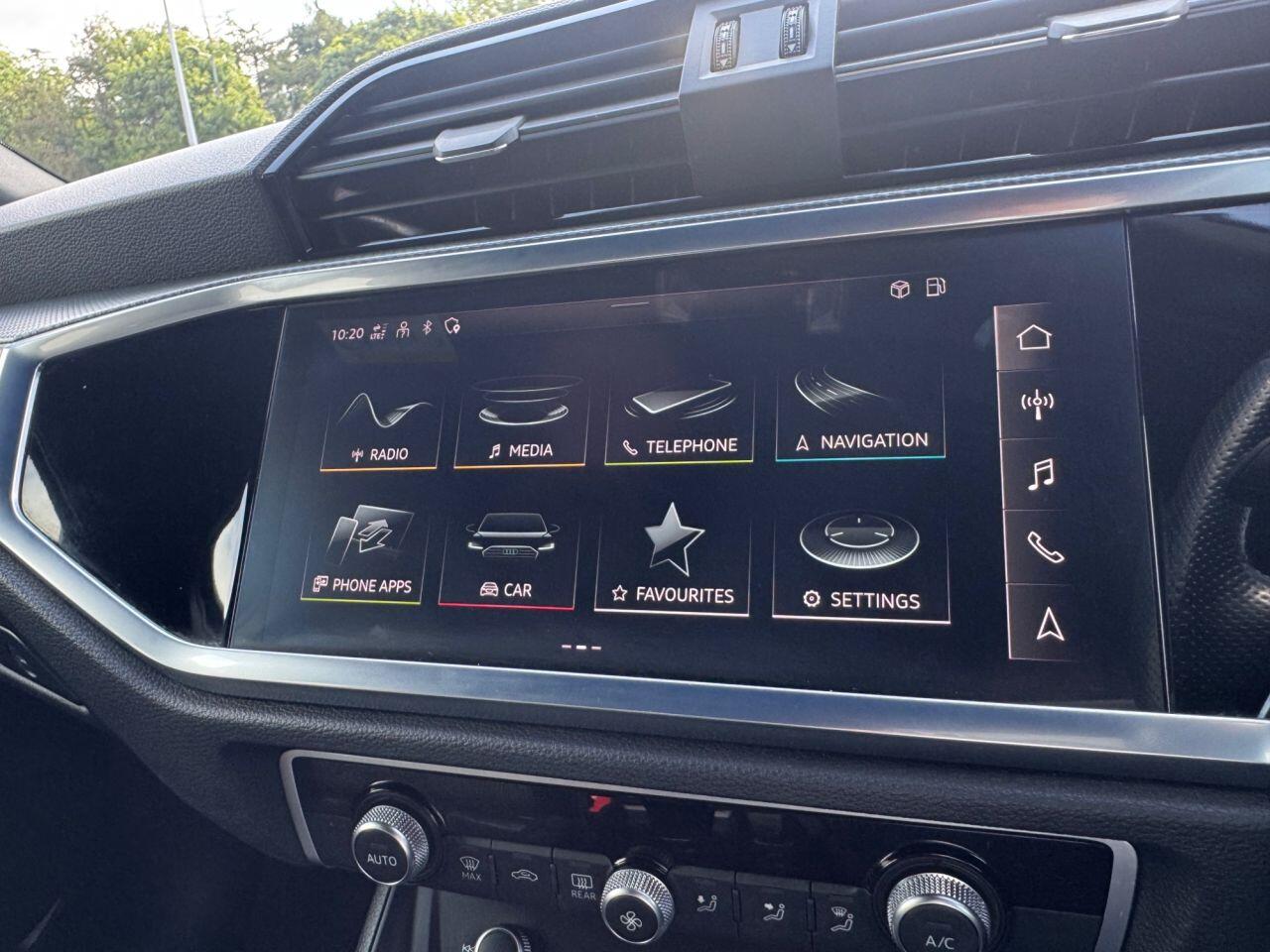 Audi Q3 view 25