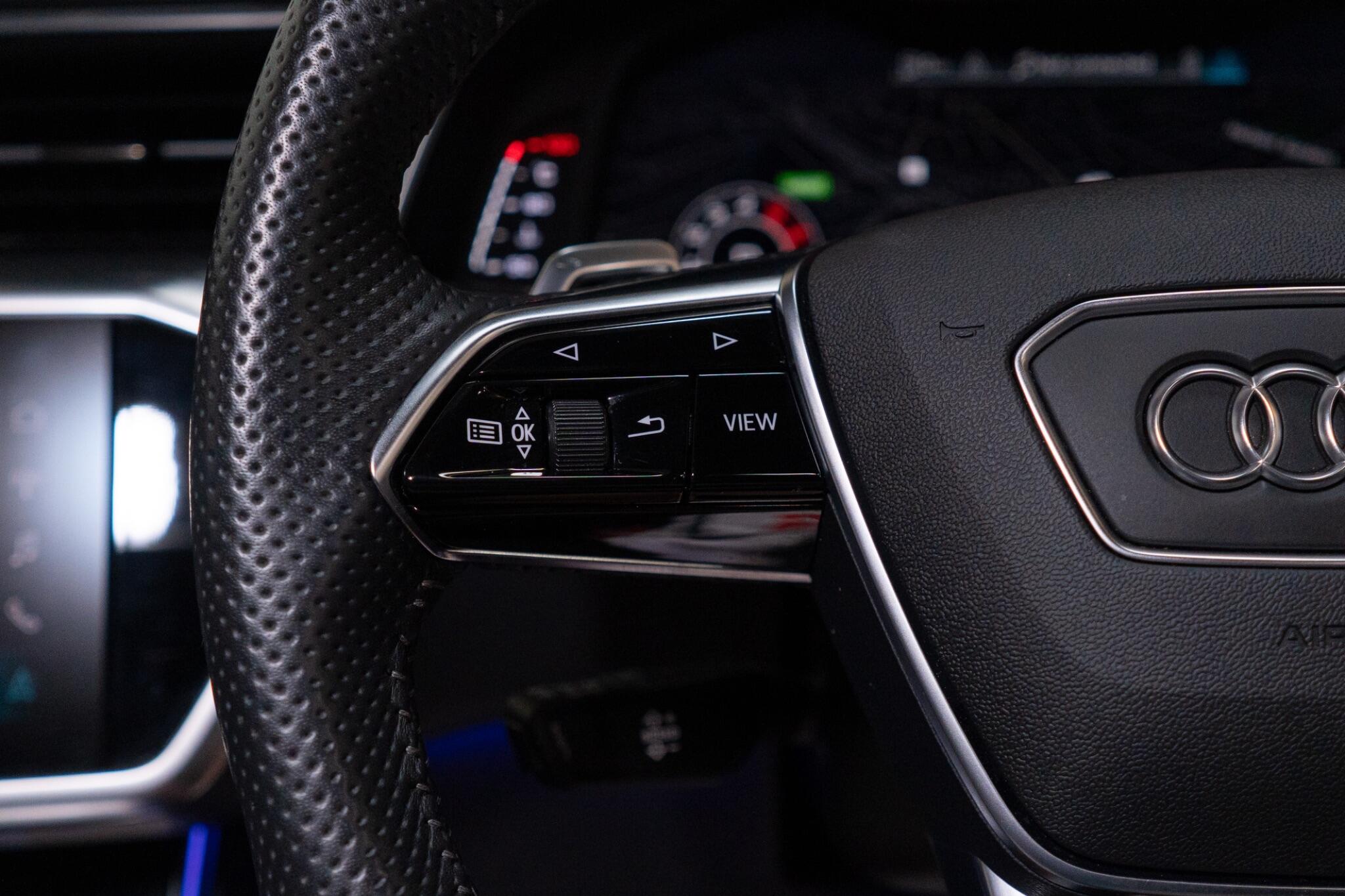 Audi RS7 view 16
