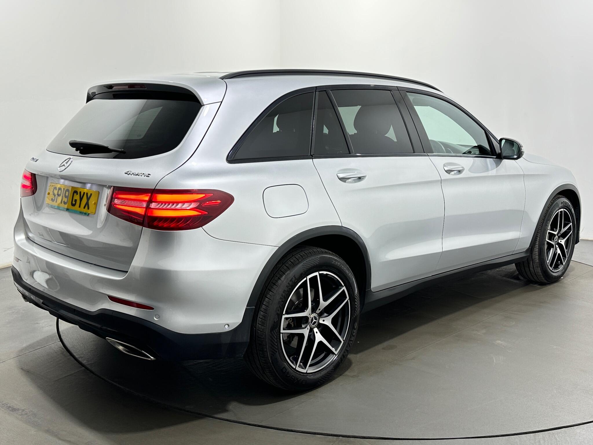 Mercedes-Benz GLC view 53