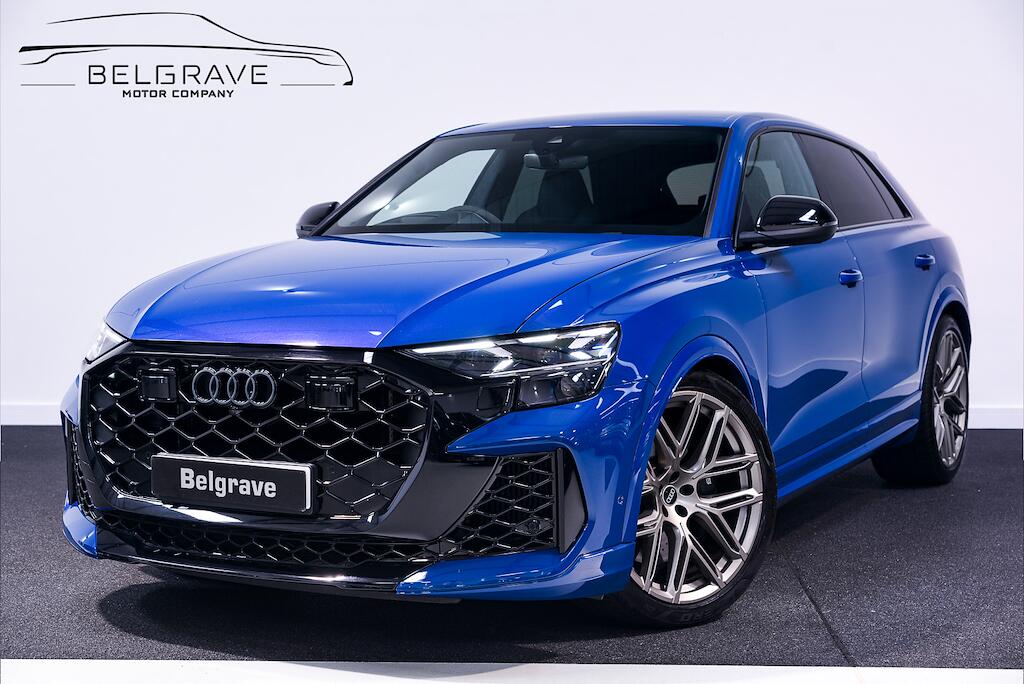 Audi RS Q8 view 2