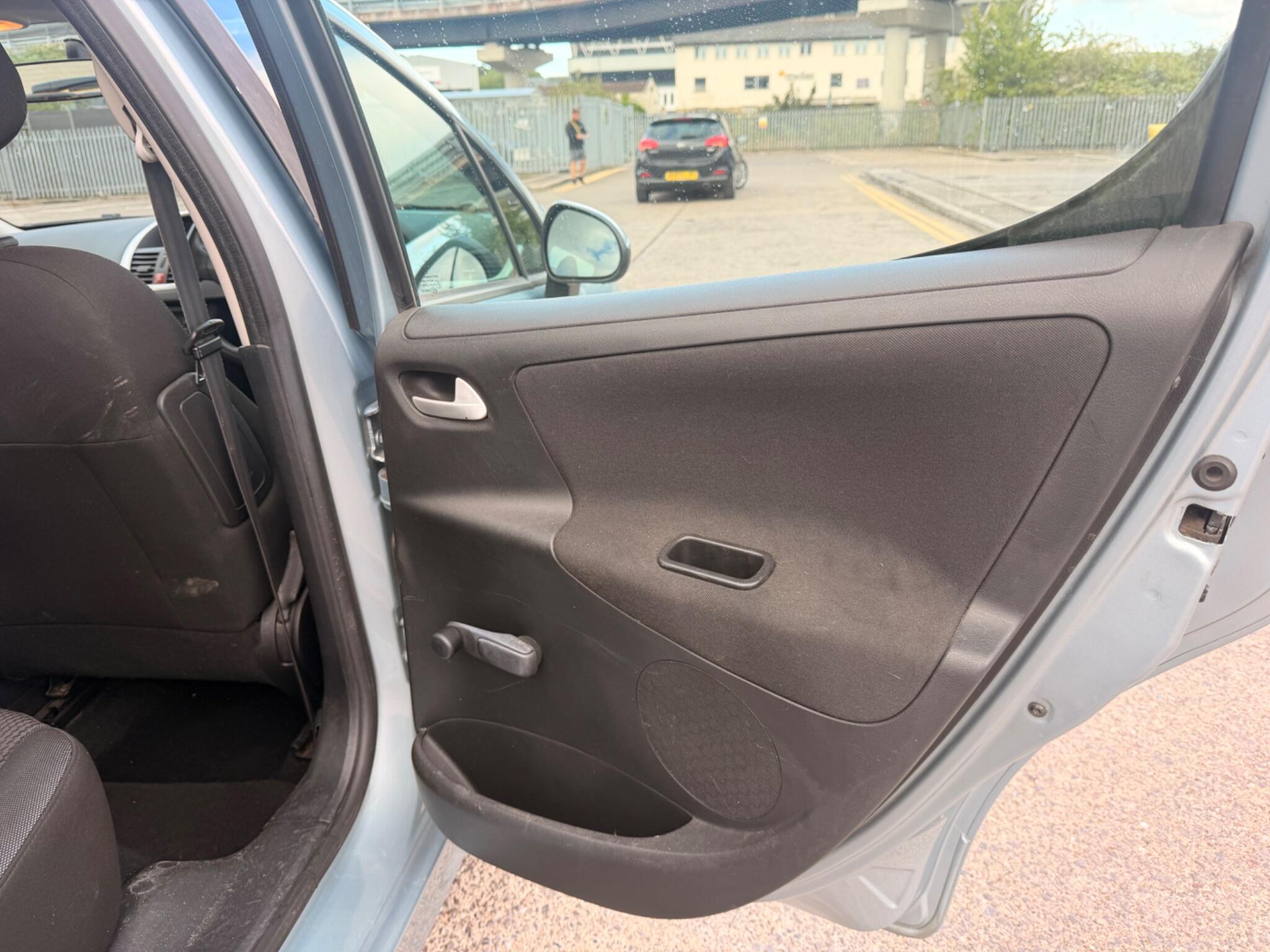 Peugeot 207 view 39