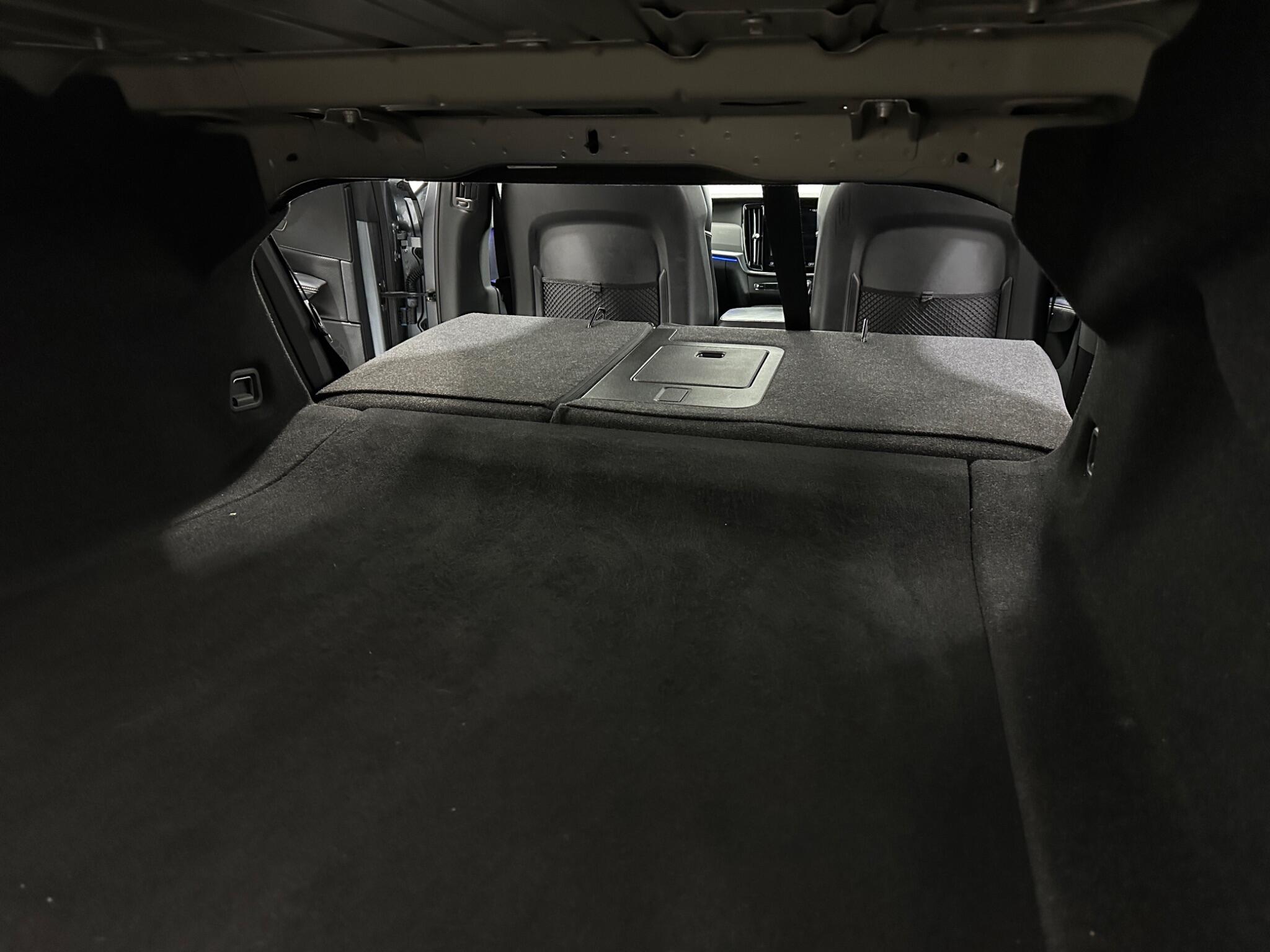 Volvo S90 view 44
